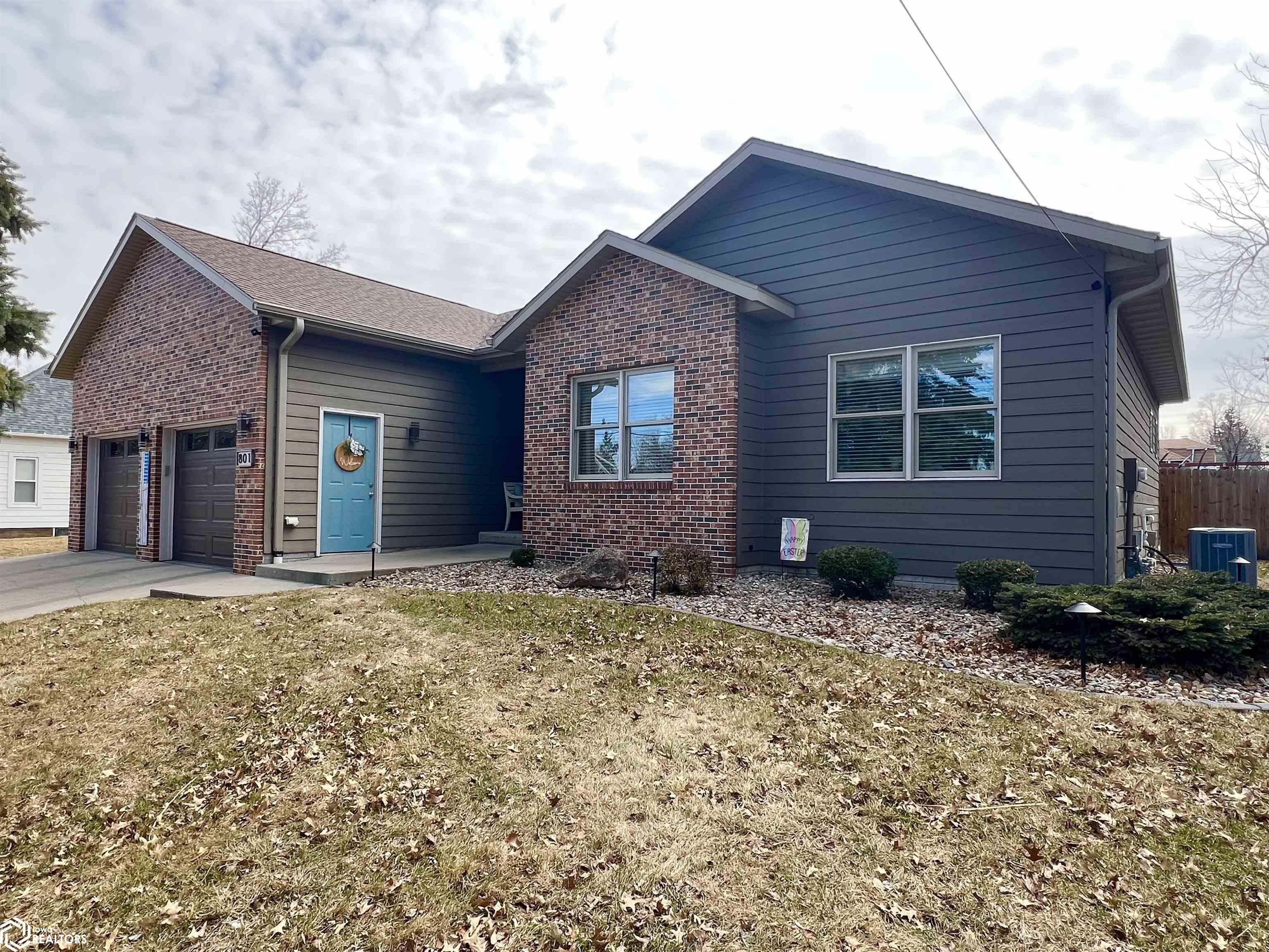 801 S 5th Avenue, Newton, Iowa image 1