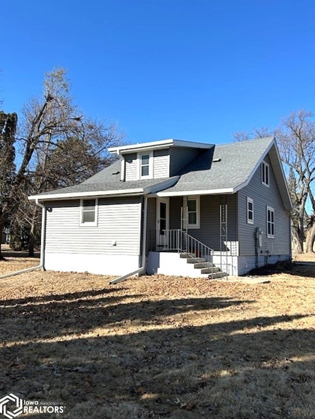 506 W Robins Street, Graettinger, Iowa image 1