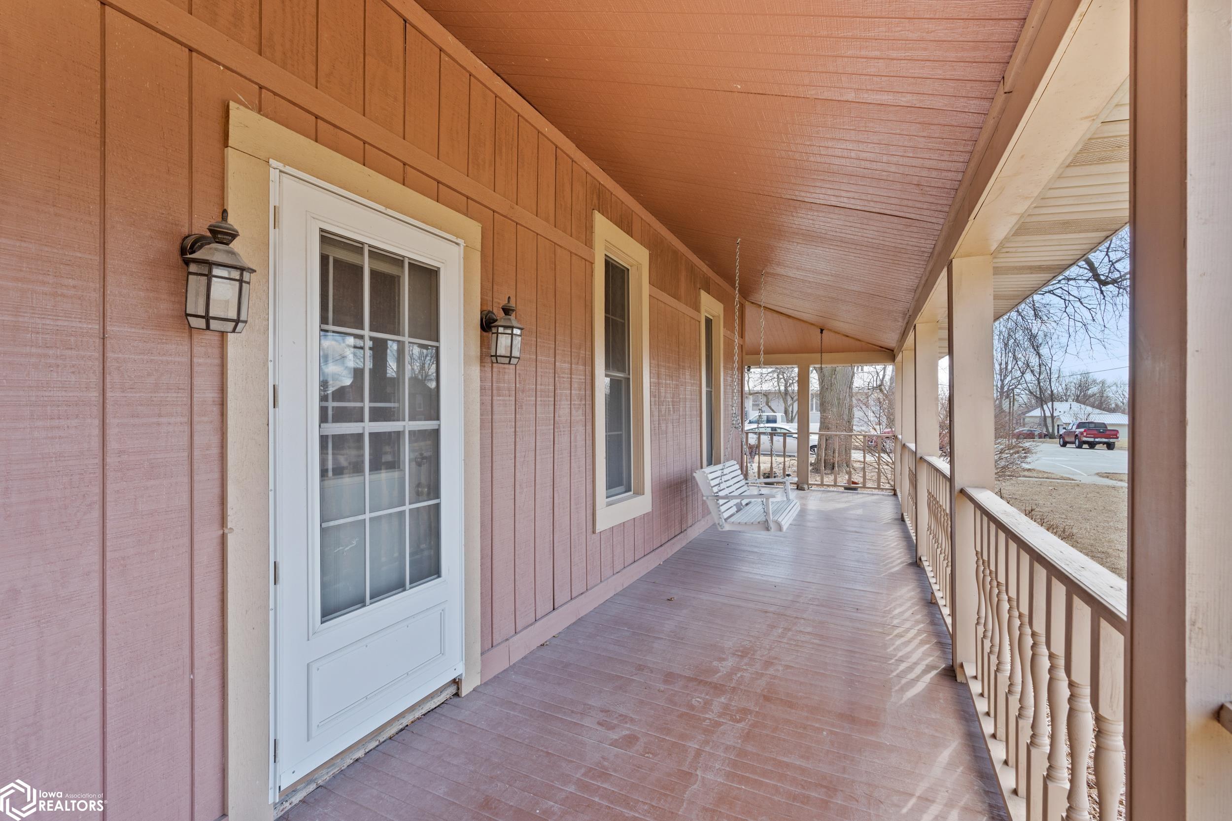 634 W 2nd Street, Washington, Iowa image 2