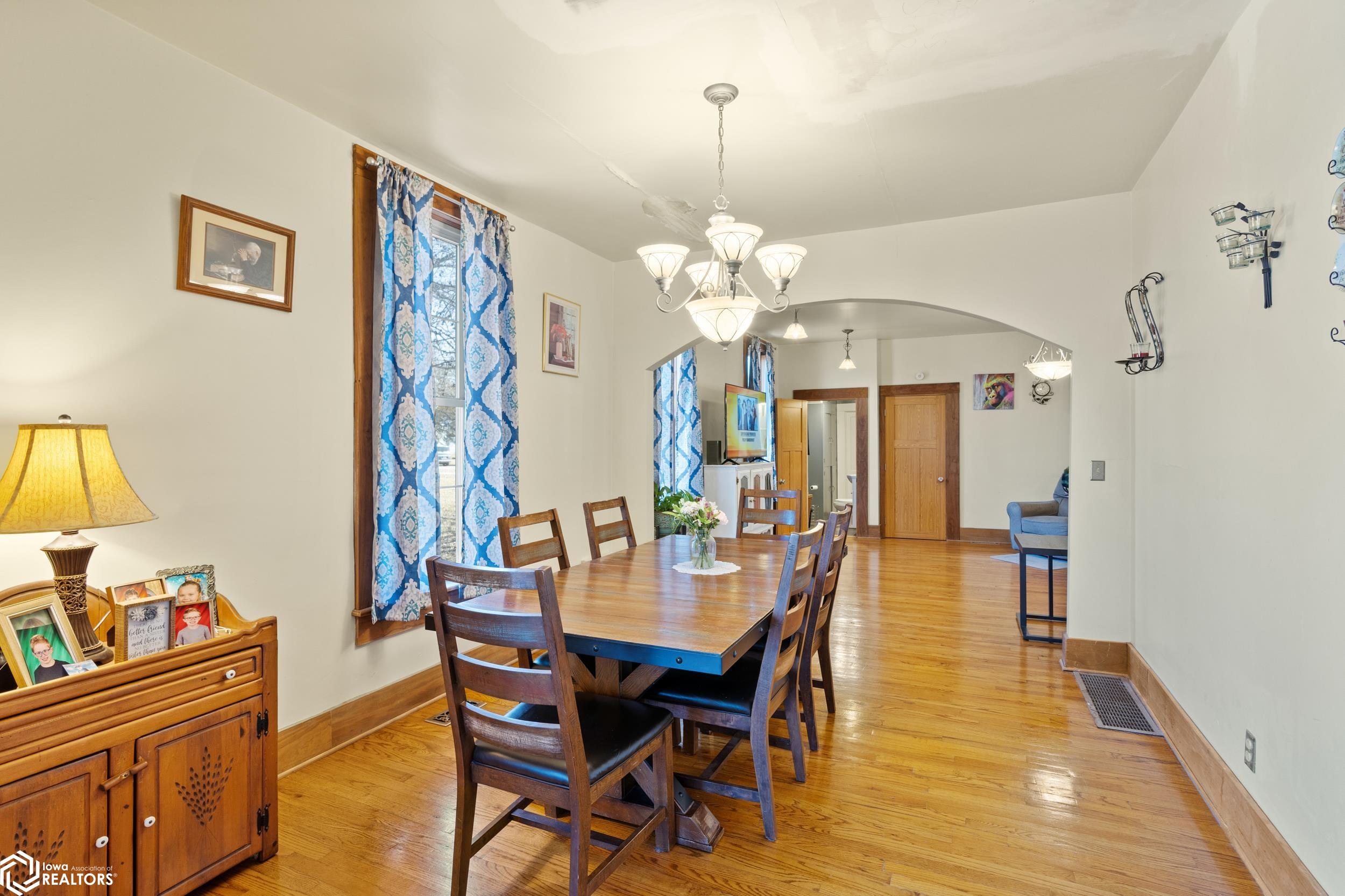 634 W 2nd Street, Washington, Iowa image 3