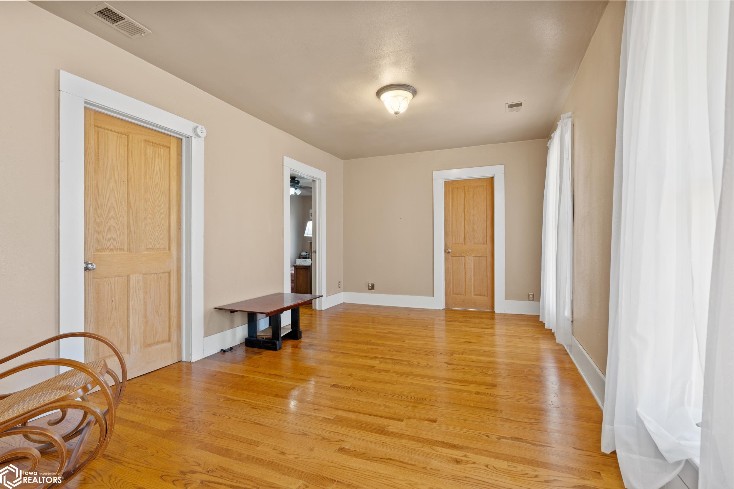 634 W 2nd Street, Washington, Iowa image 24
