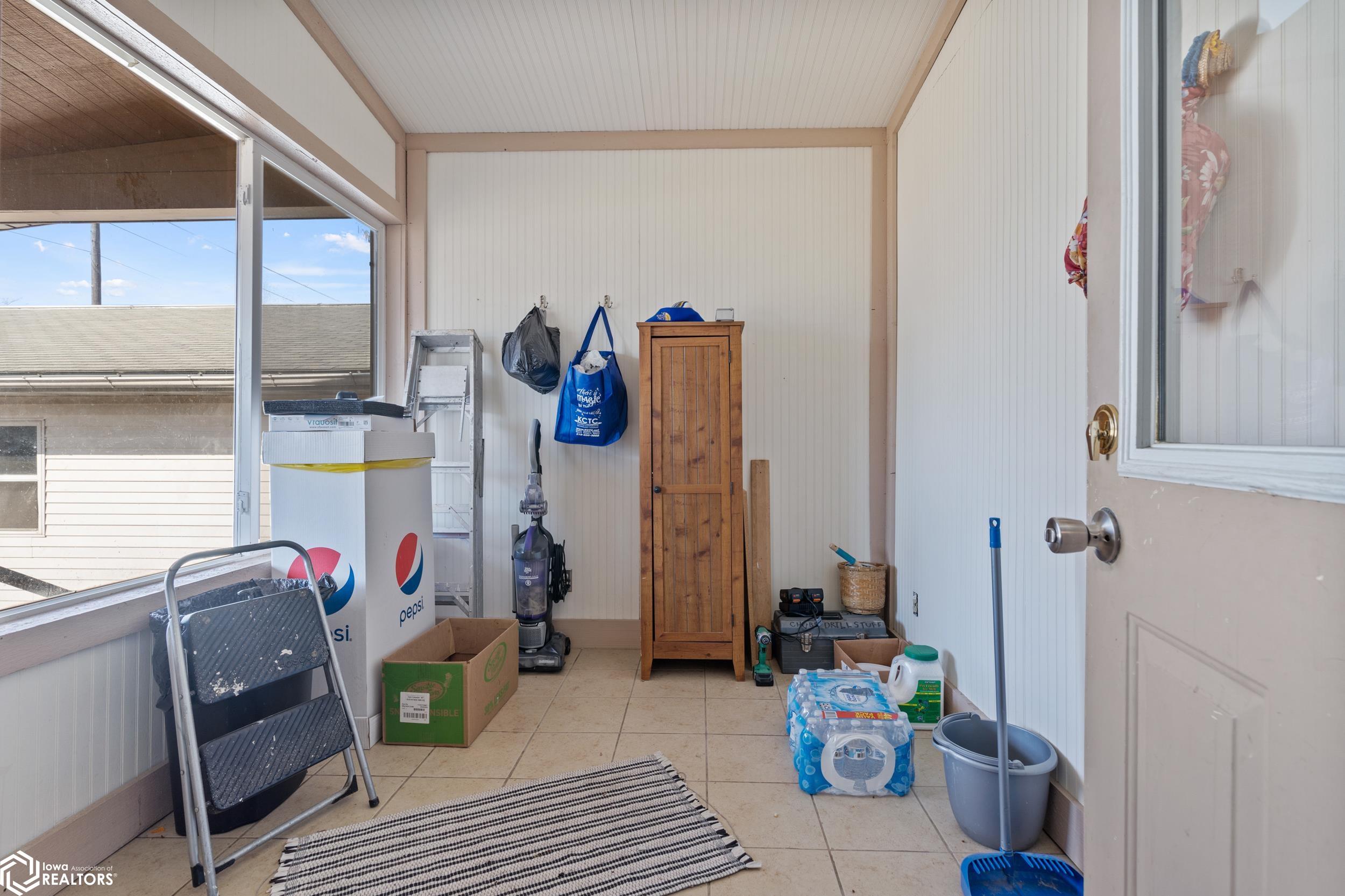 634 W 2nd Street, Washington, Iowa image 33