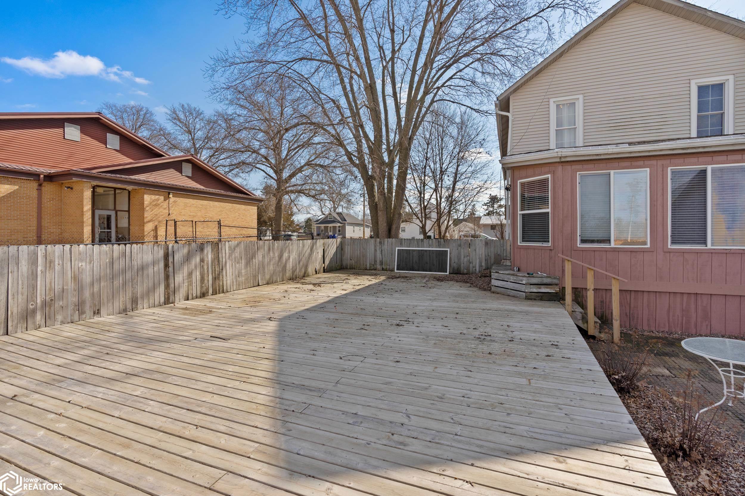 634 W 2nd Street, Washington, Iowa image 42