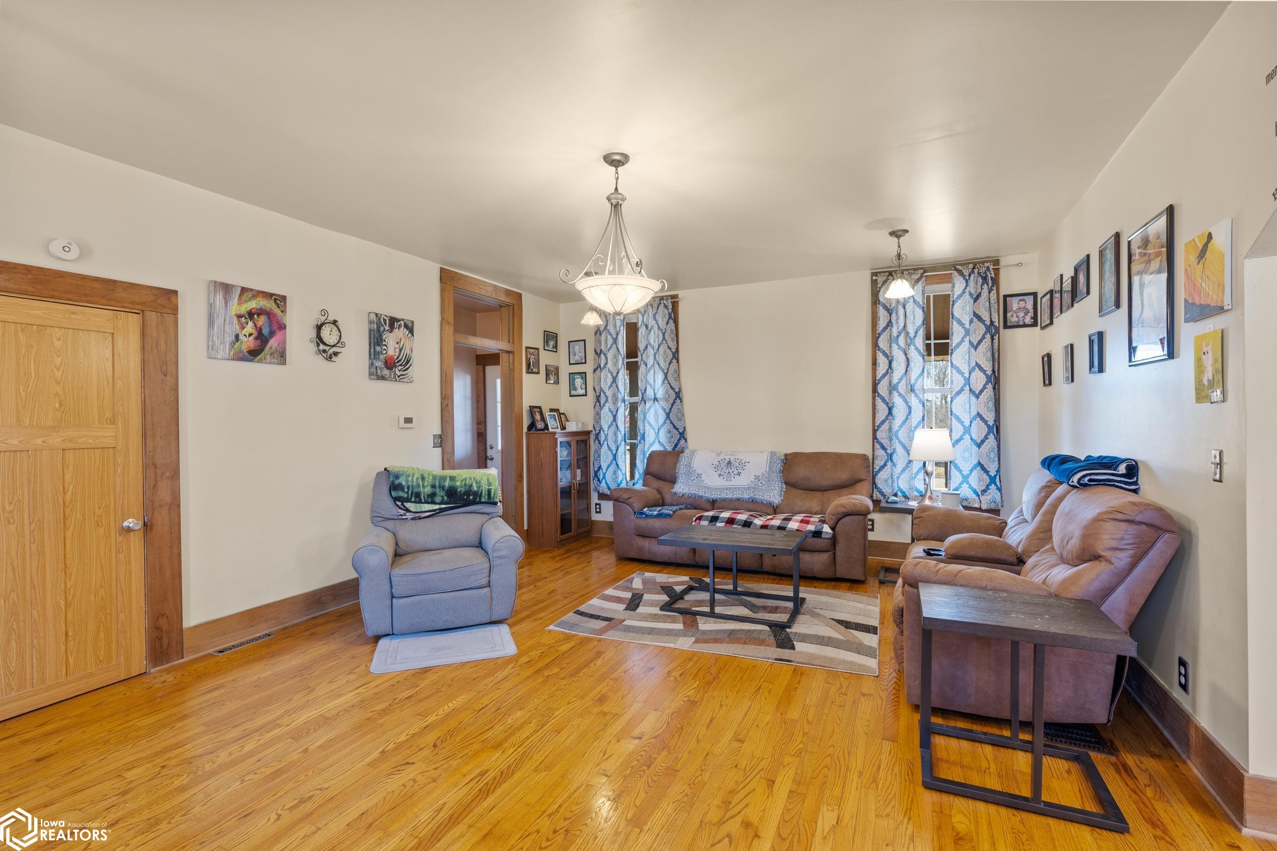 634 W 2nd Street, Washington, Iowa image 6