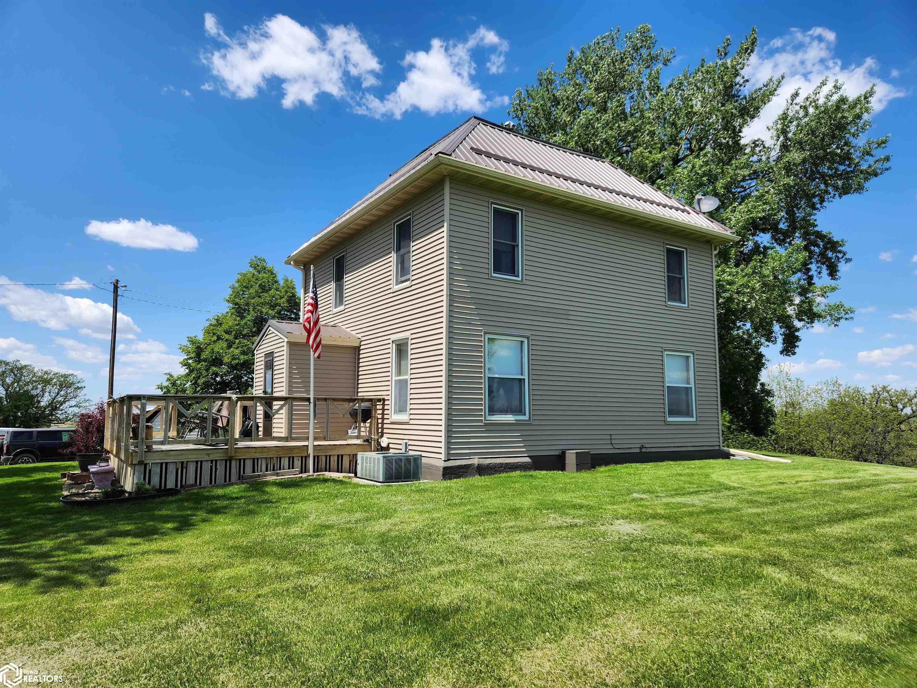5029 E 156th Street, Grinnell, Iowa image 2
