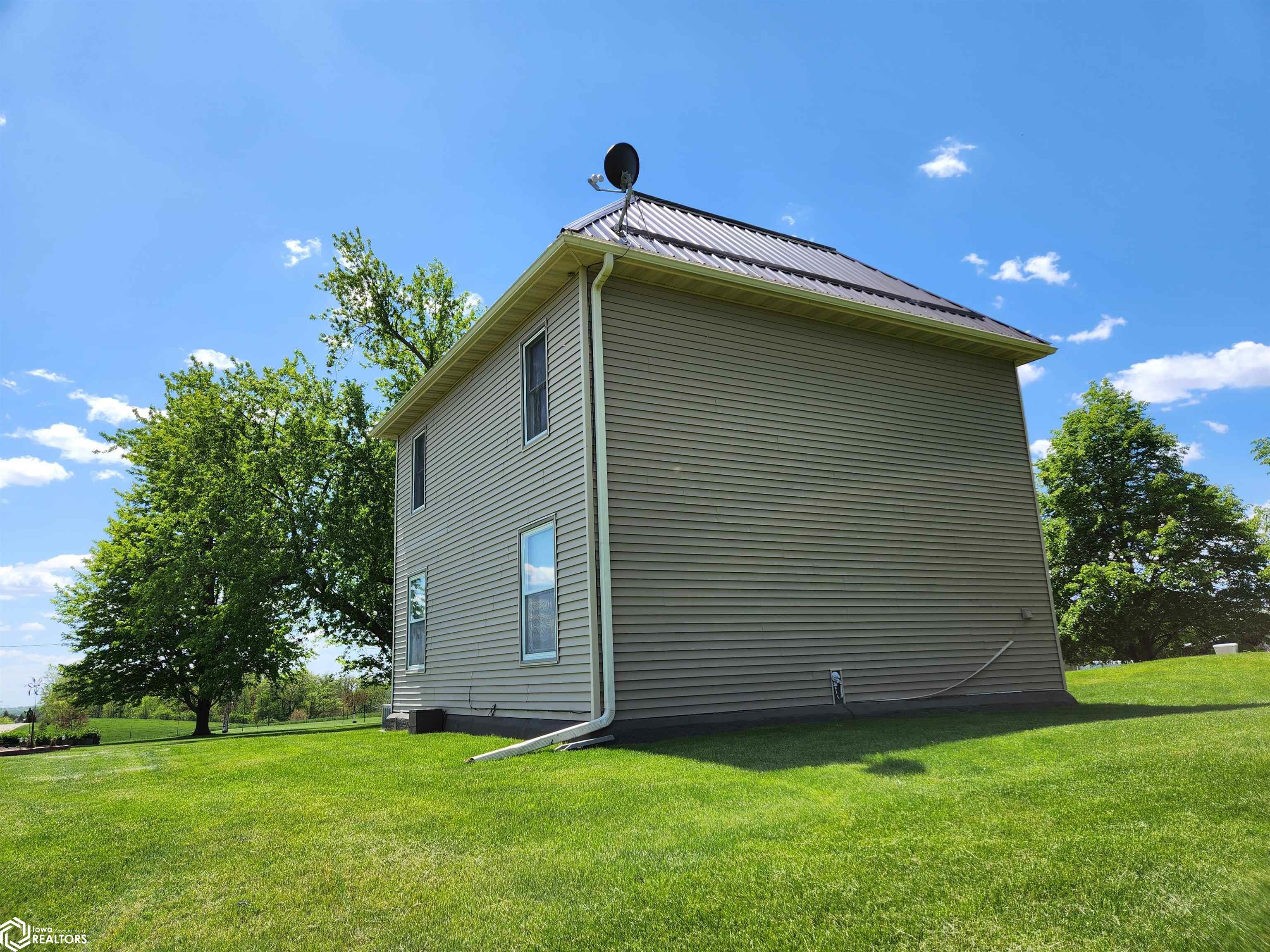 5029 E 156th Street, Grinnell, Iowa image 4
