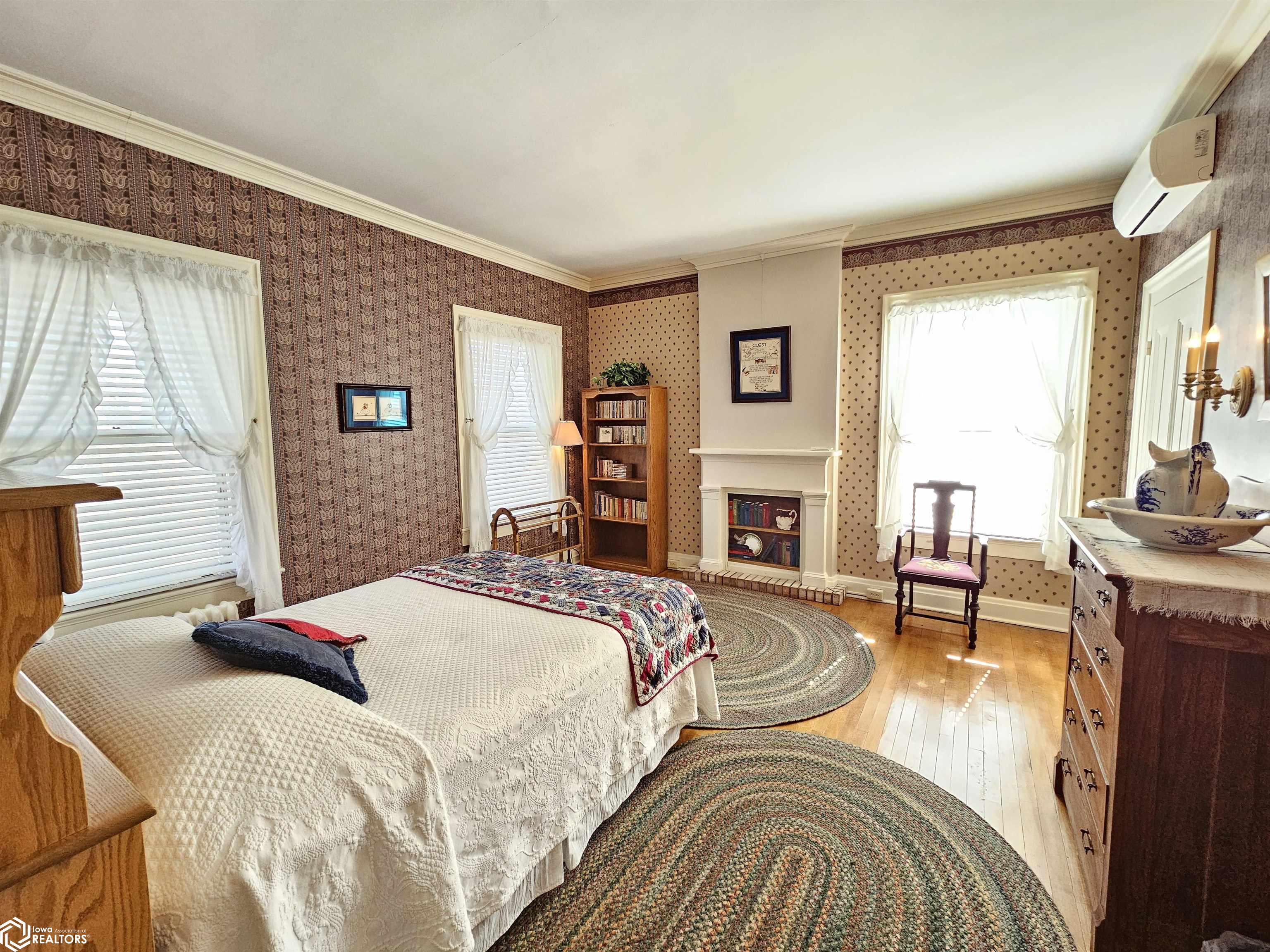 1015 N 5th Street, Burlington, Iowa image 9
