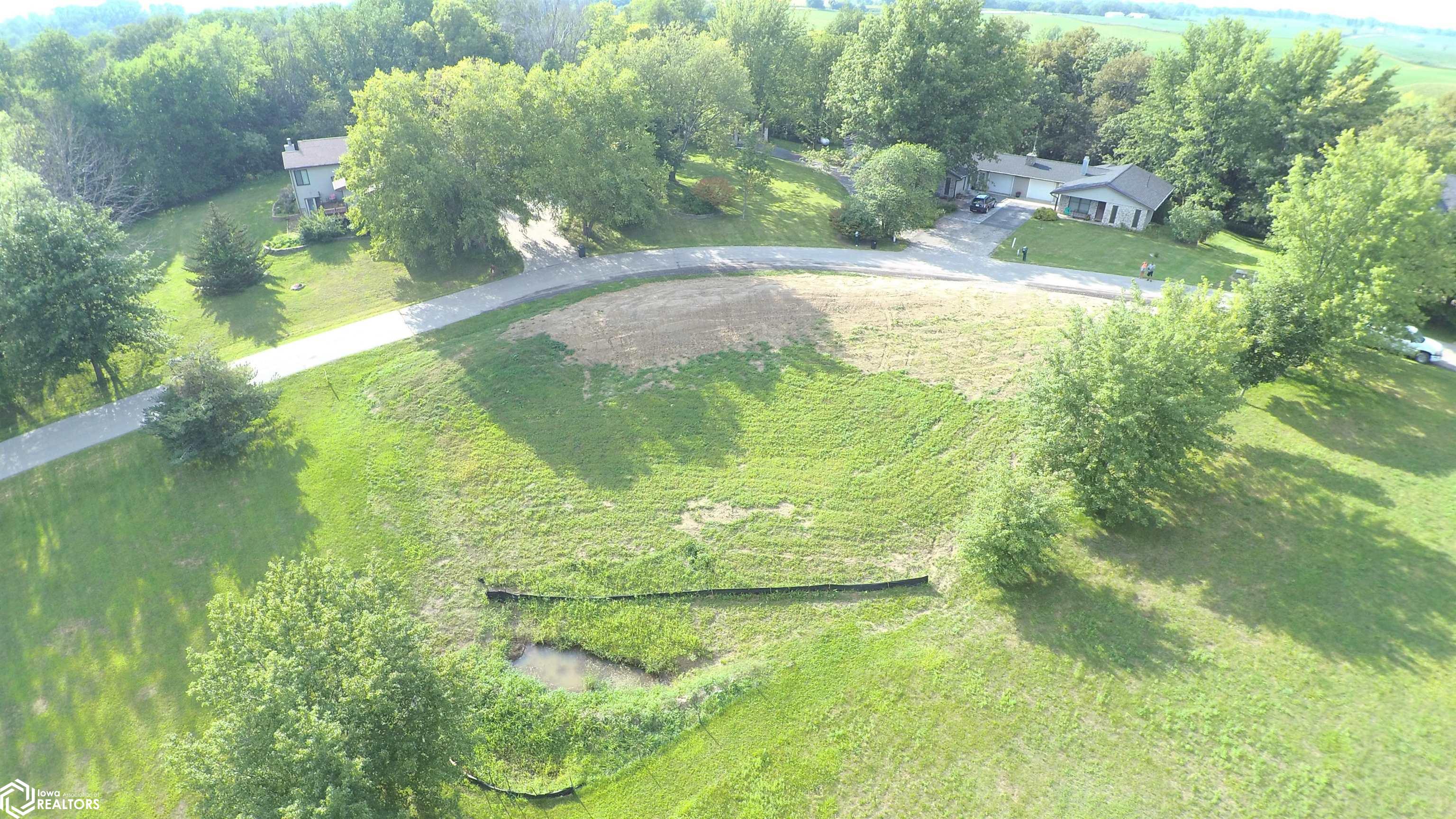 18 Fore Season Drive, Oakland Acres, Iowa image 2