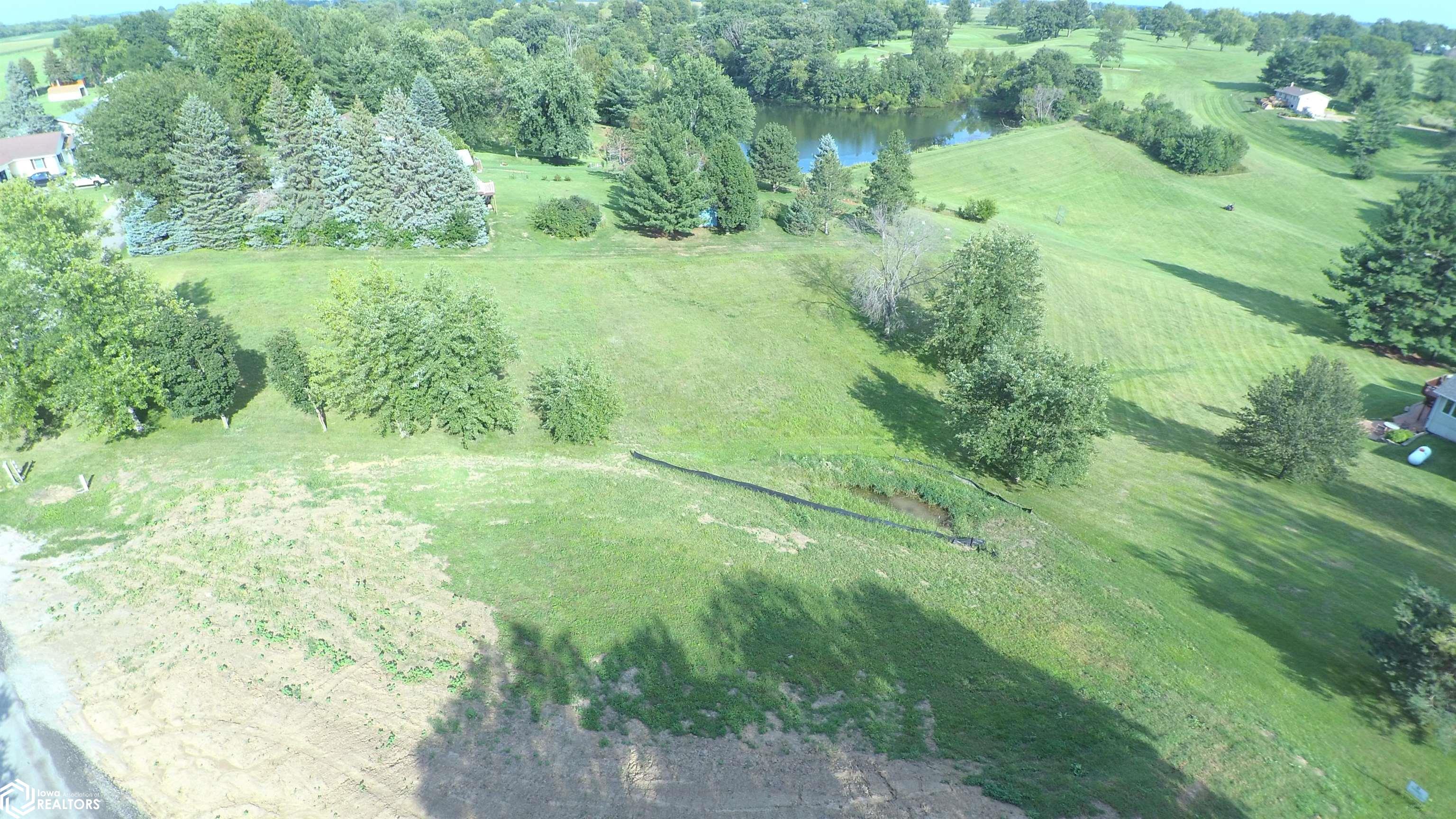 18 Fore Season Drive, Oakland Acres, Iowa image 9