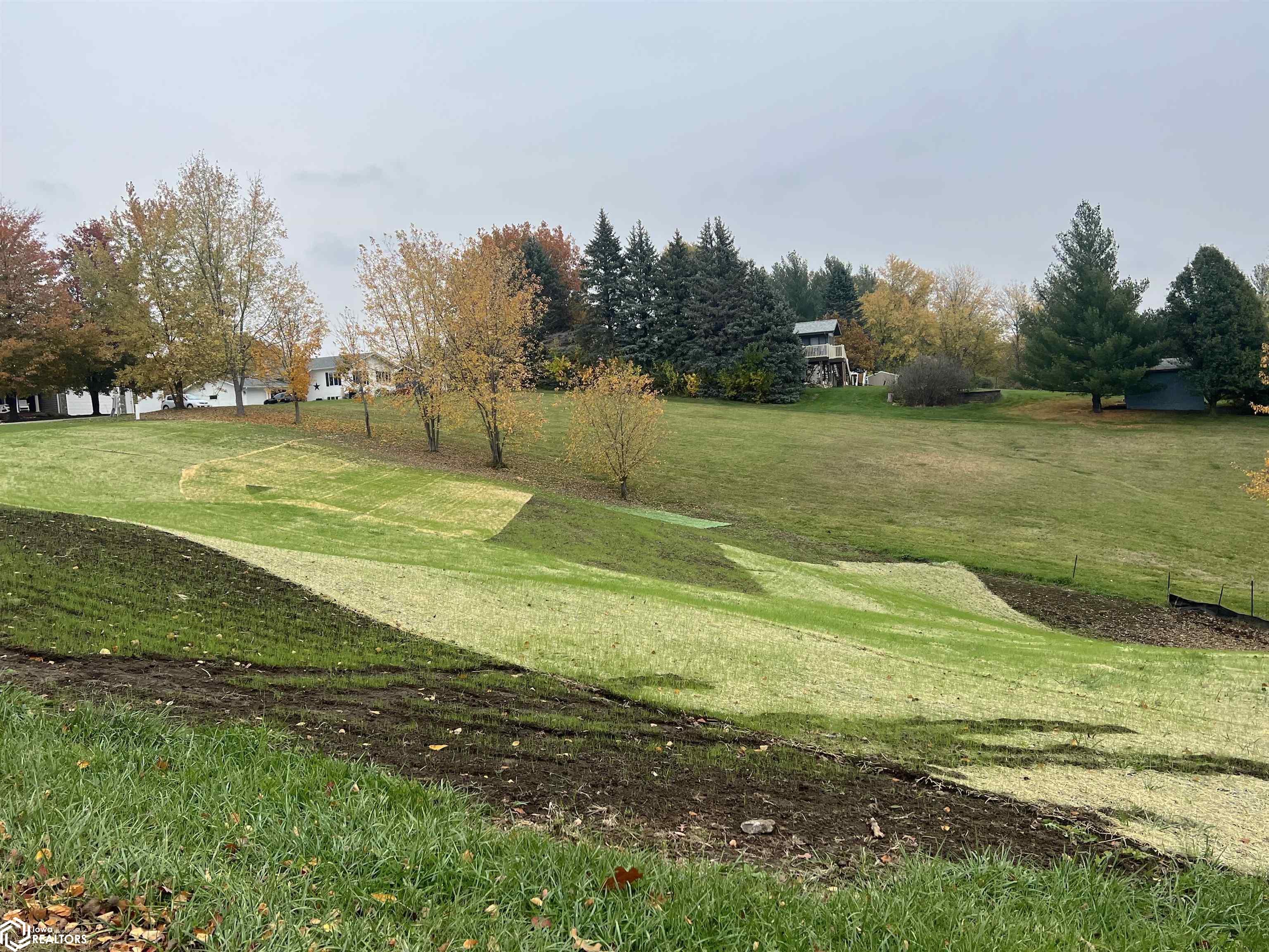 18 Fore Season Drive, Oakland Acres, Iowa image 10