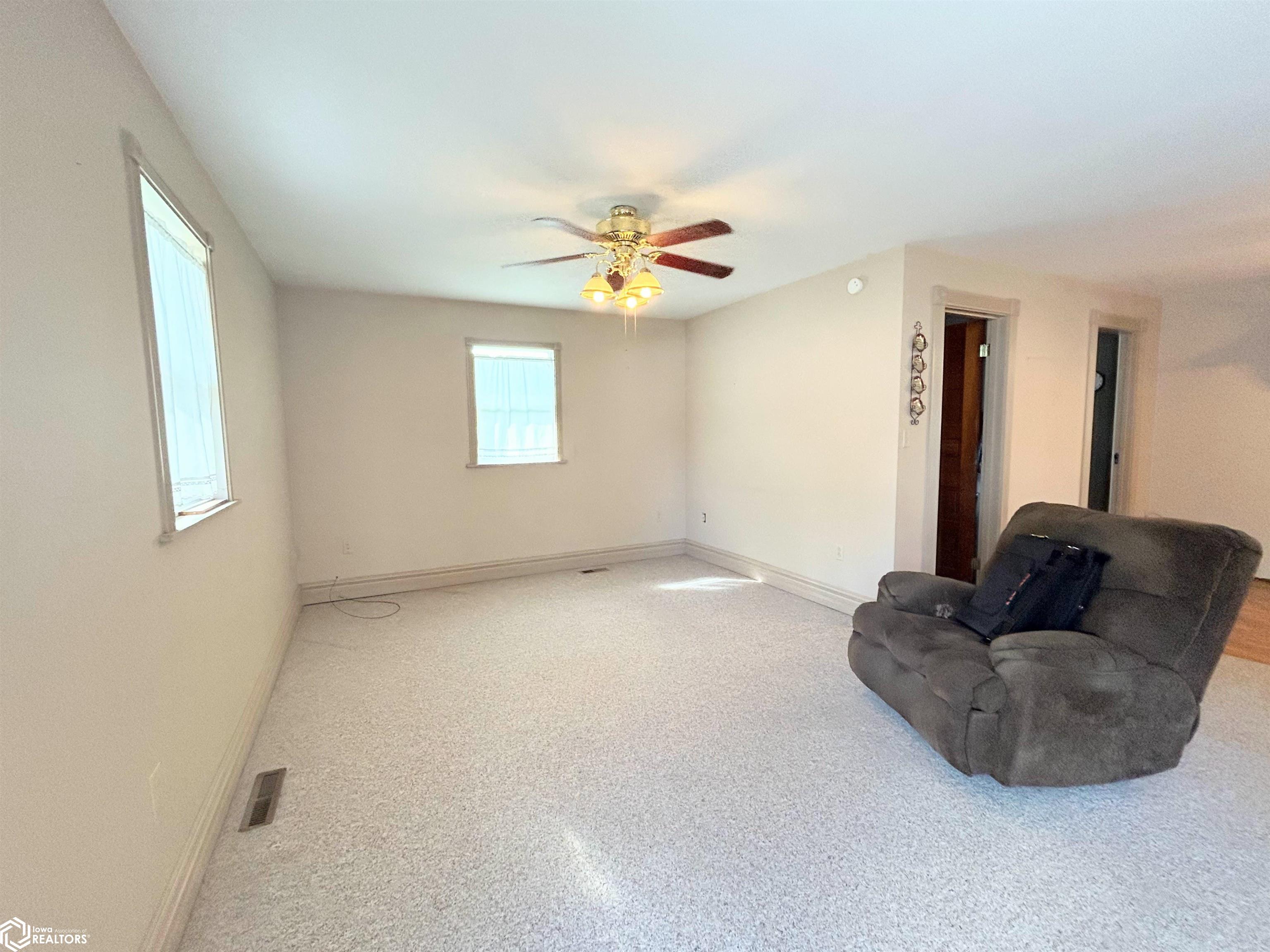 1012 Summer Street, Grinnell, Iowa image 14