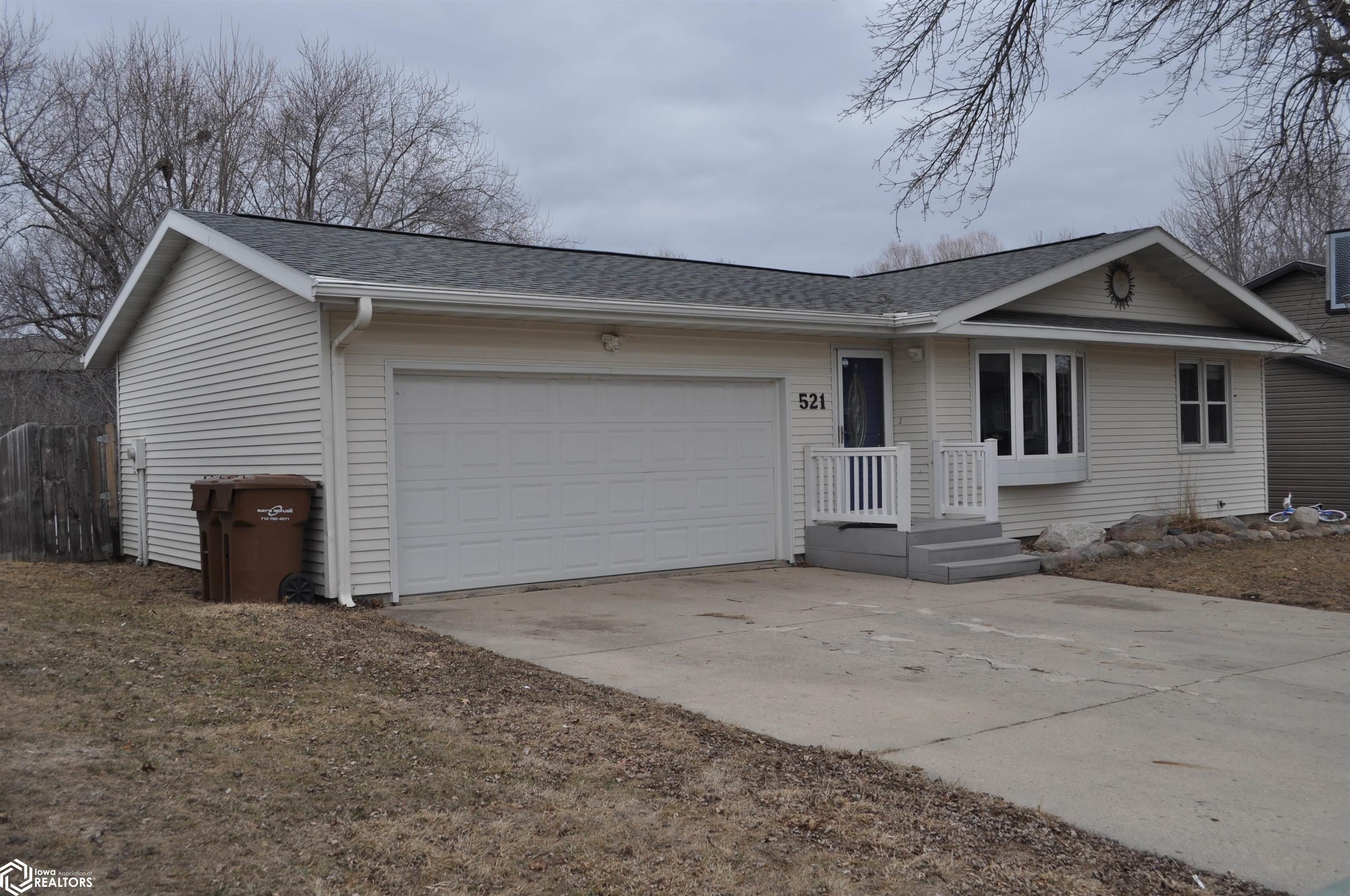 521 Granada Road, Carroll, Iowa image 2