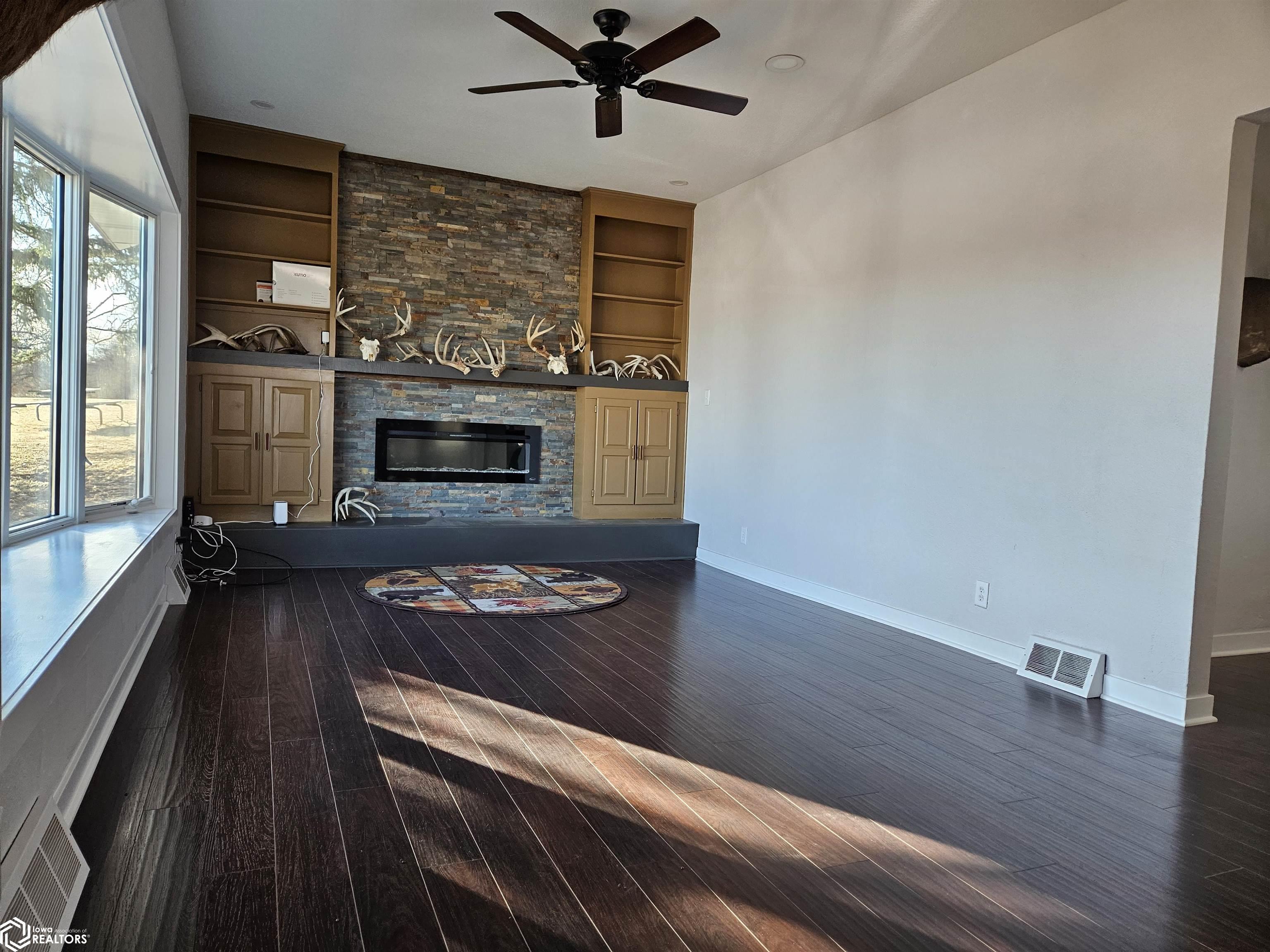 2021 W Finley Avenue, Ottumwa, Iowa image 2