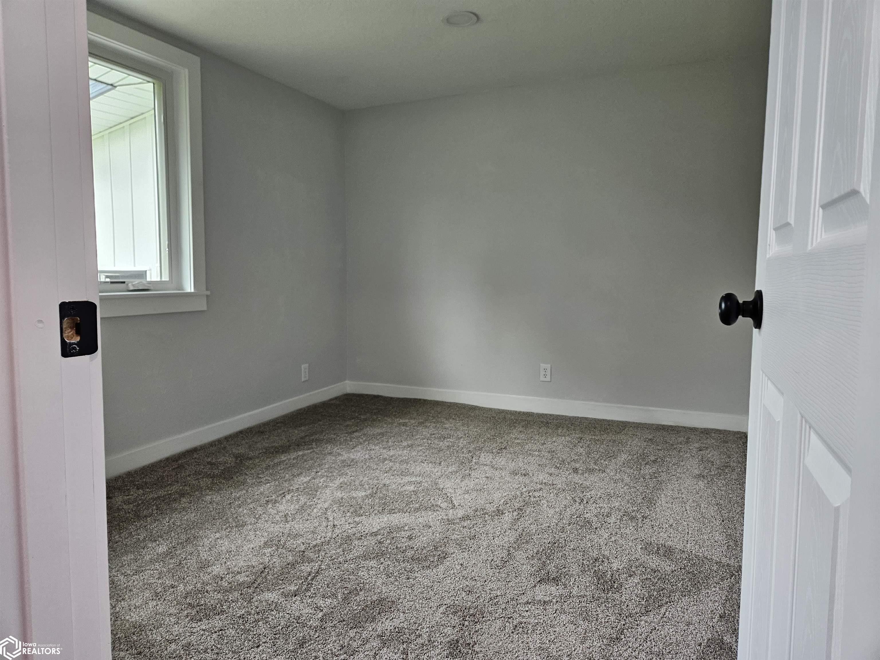 2021 W Finley Avenue, Ottumwa, Iowa image 11