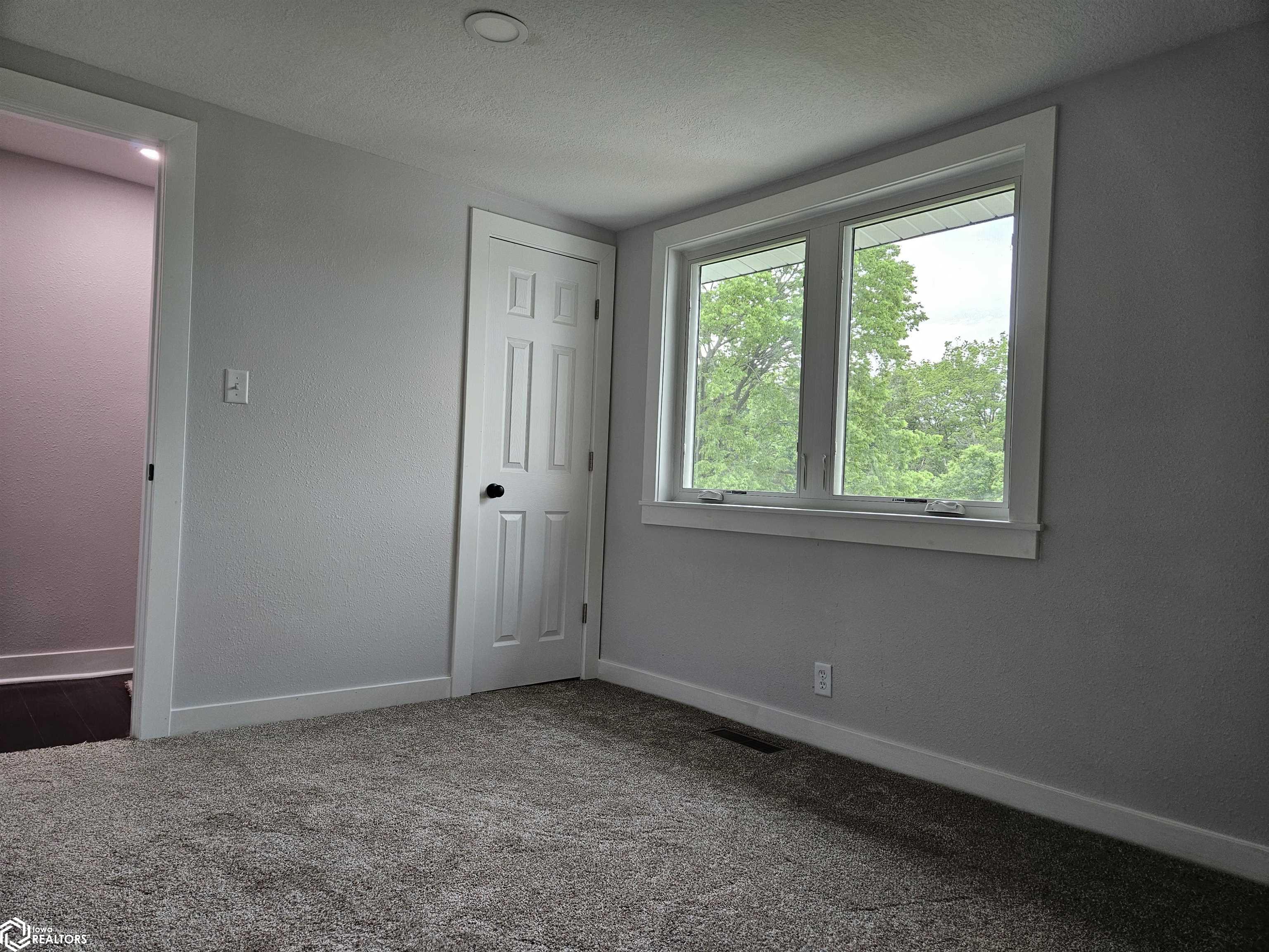 2021 W Finley Avenue, Ottumwa, Iowa image 12