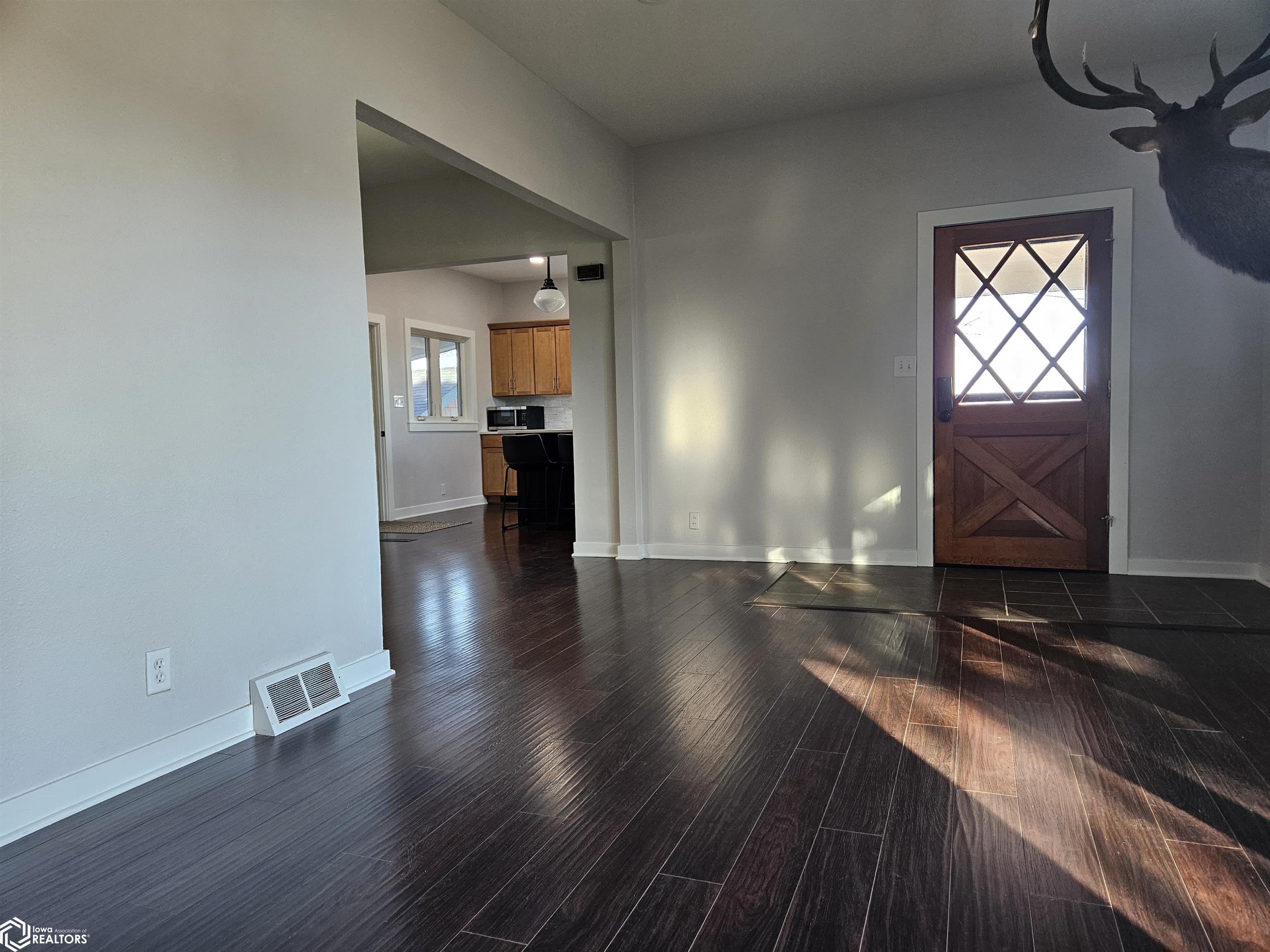 2021 W Finley Avenue, Ottumwa, Iowa image 3