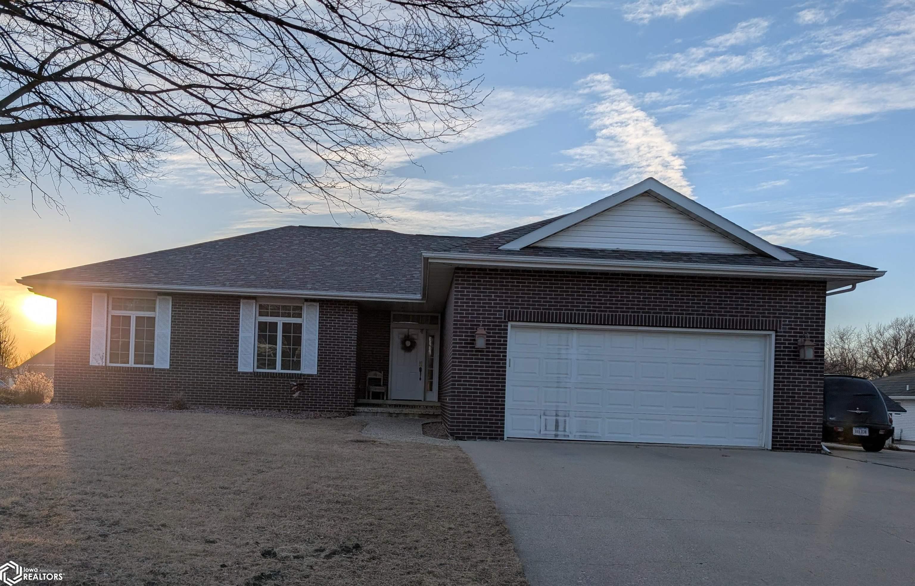 1104 10th St Sw, Humboldt, Iowa image 2