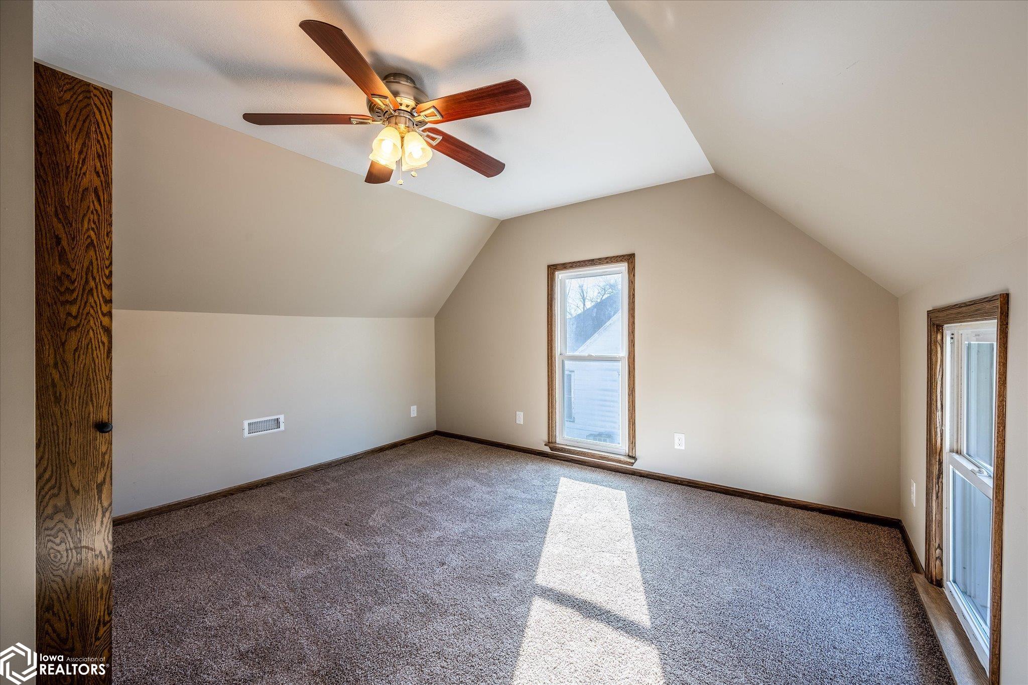 414 N 4th Avenue, Logan, Iowa image 33