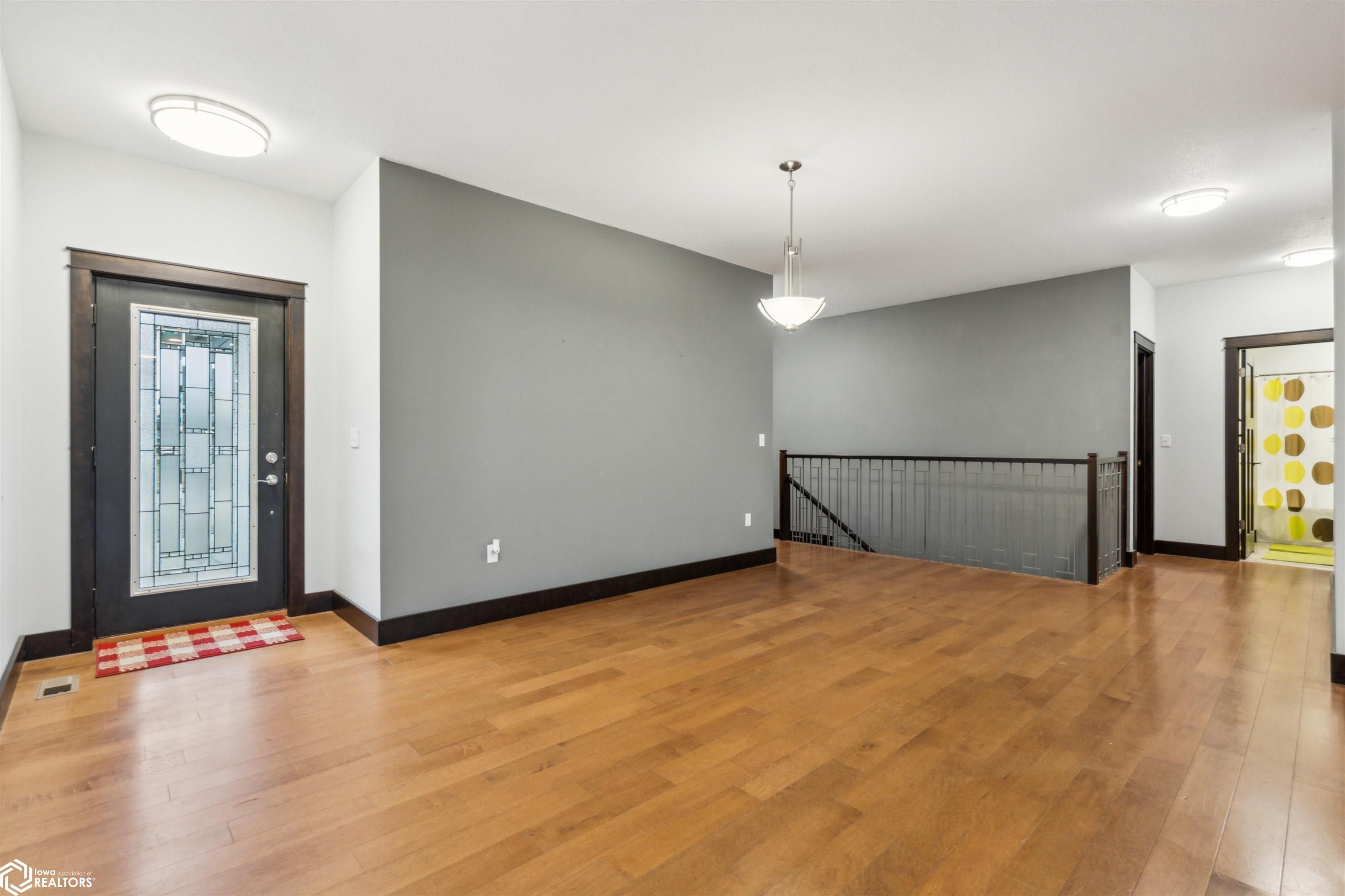 961 Breakwater Place, Polk City, Iowa image 3