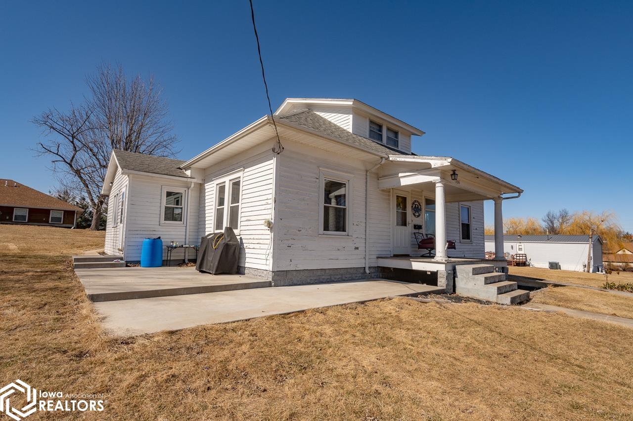 1306 3rd Street, Batavia, Iowa image 3