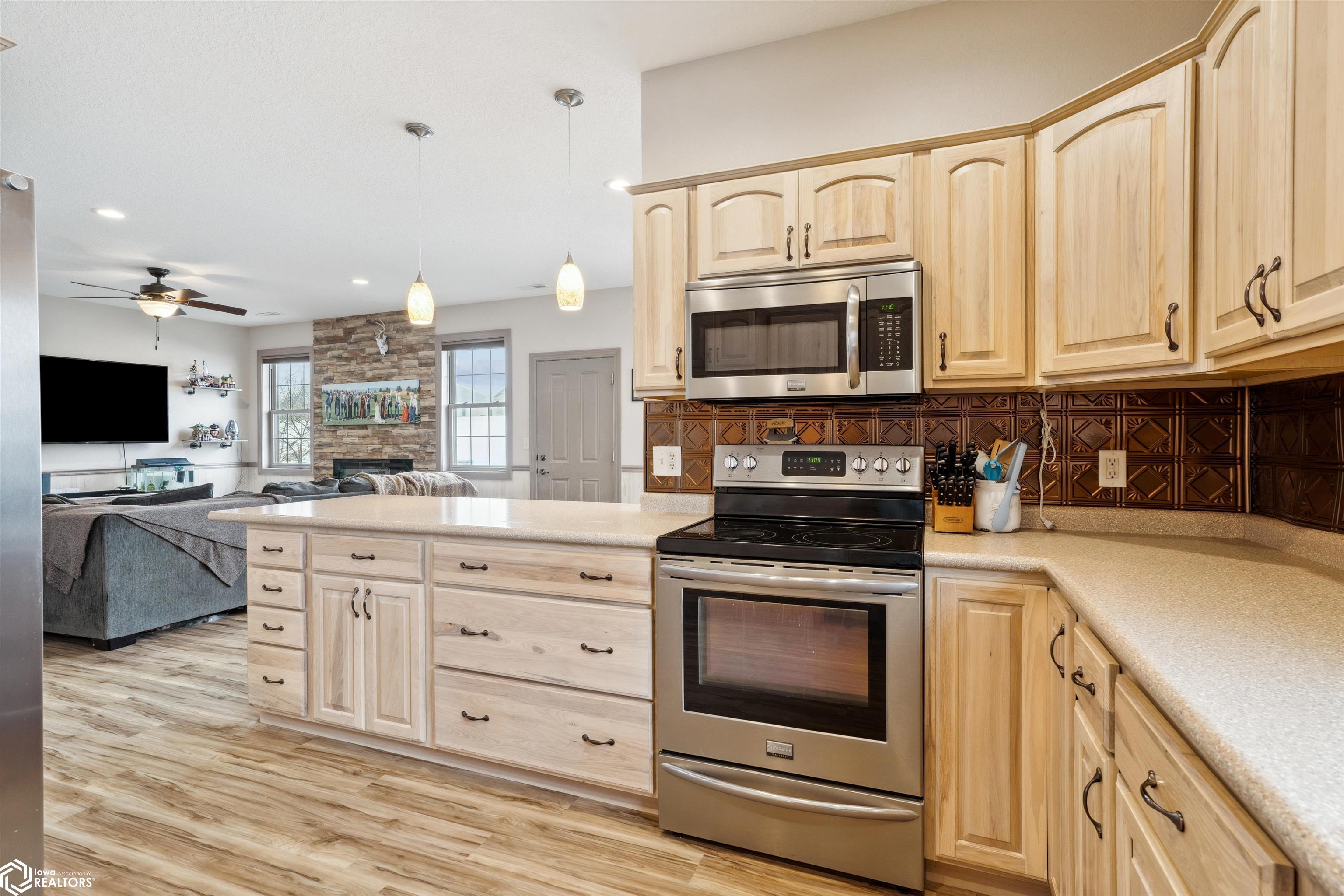 1704 E Ashford Circle, Mount Pleasant, Iowa image 9