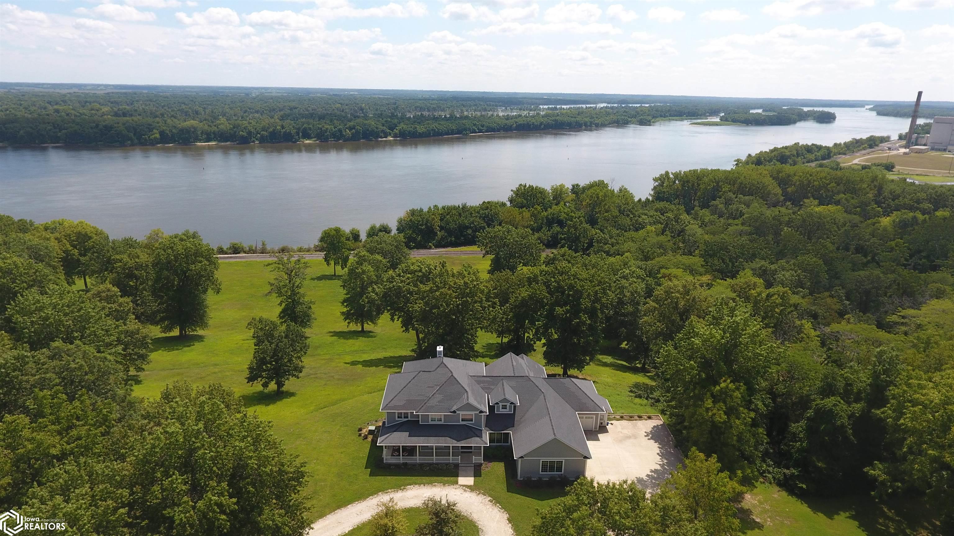 5007 Ferres Lane, Burlington, Iowa image 6
