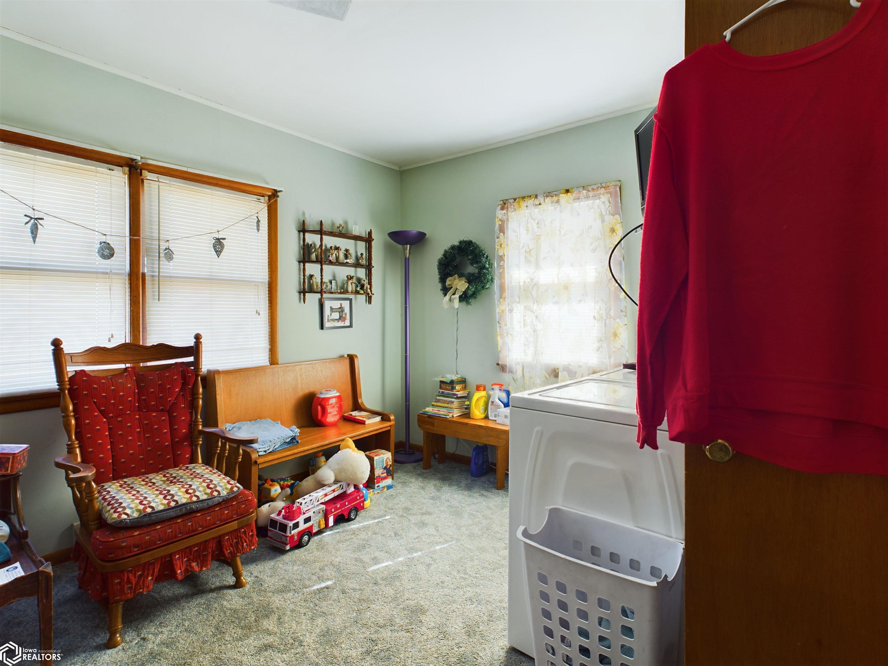 Has the washer and dryer.
