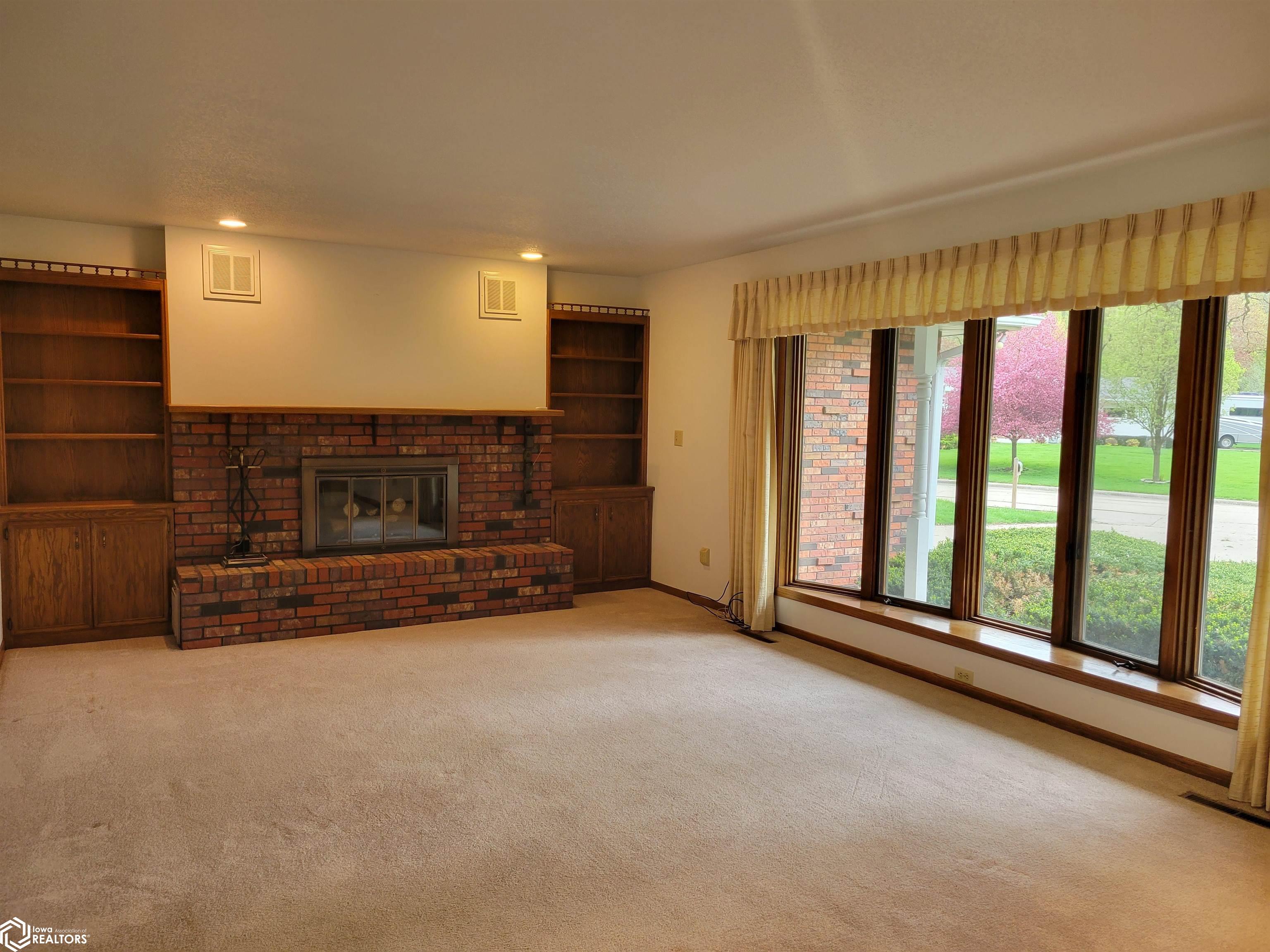1003 Oak Knoll Road, Red Oak, Iowa image 2