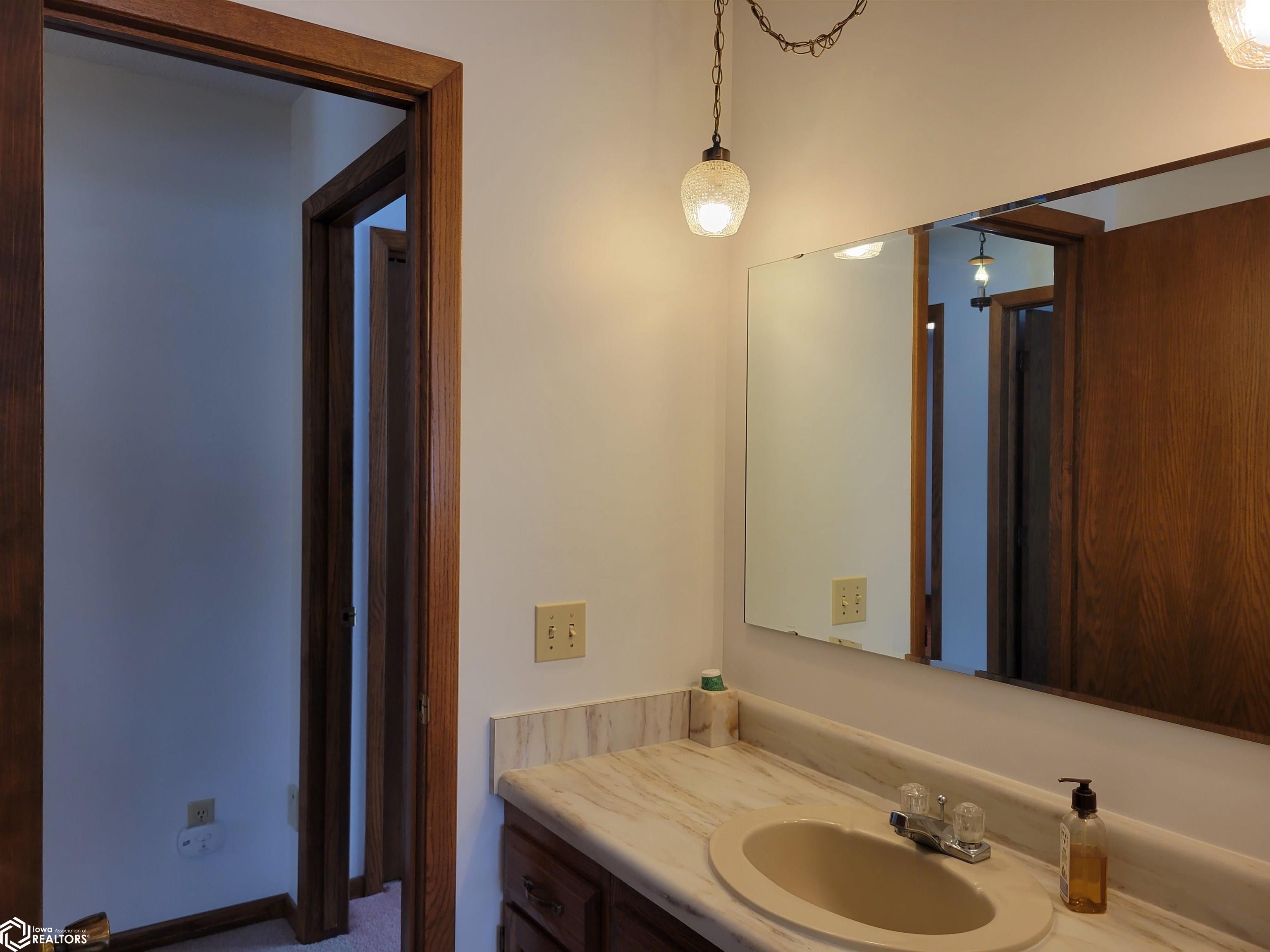 1003 Oak Knoll Road, Red Oak, Iowa image 12