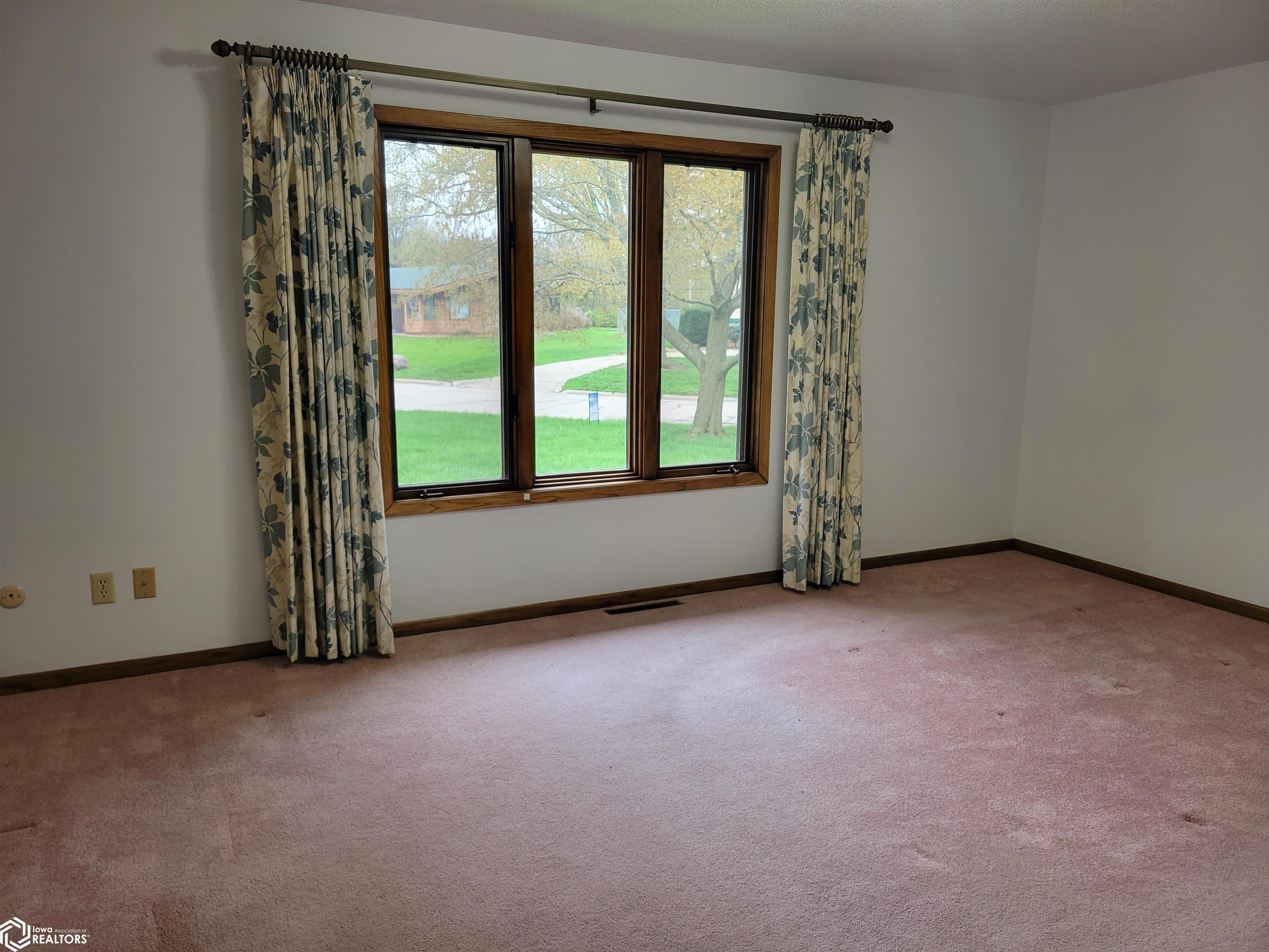 1003 Oak Knoll Road, Red Oak, Iowa image 13