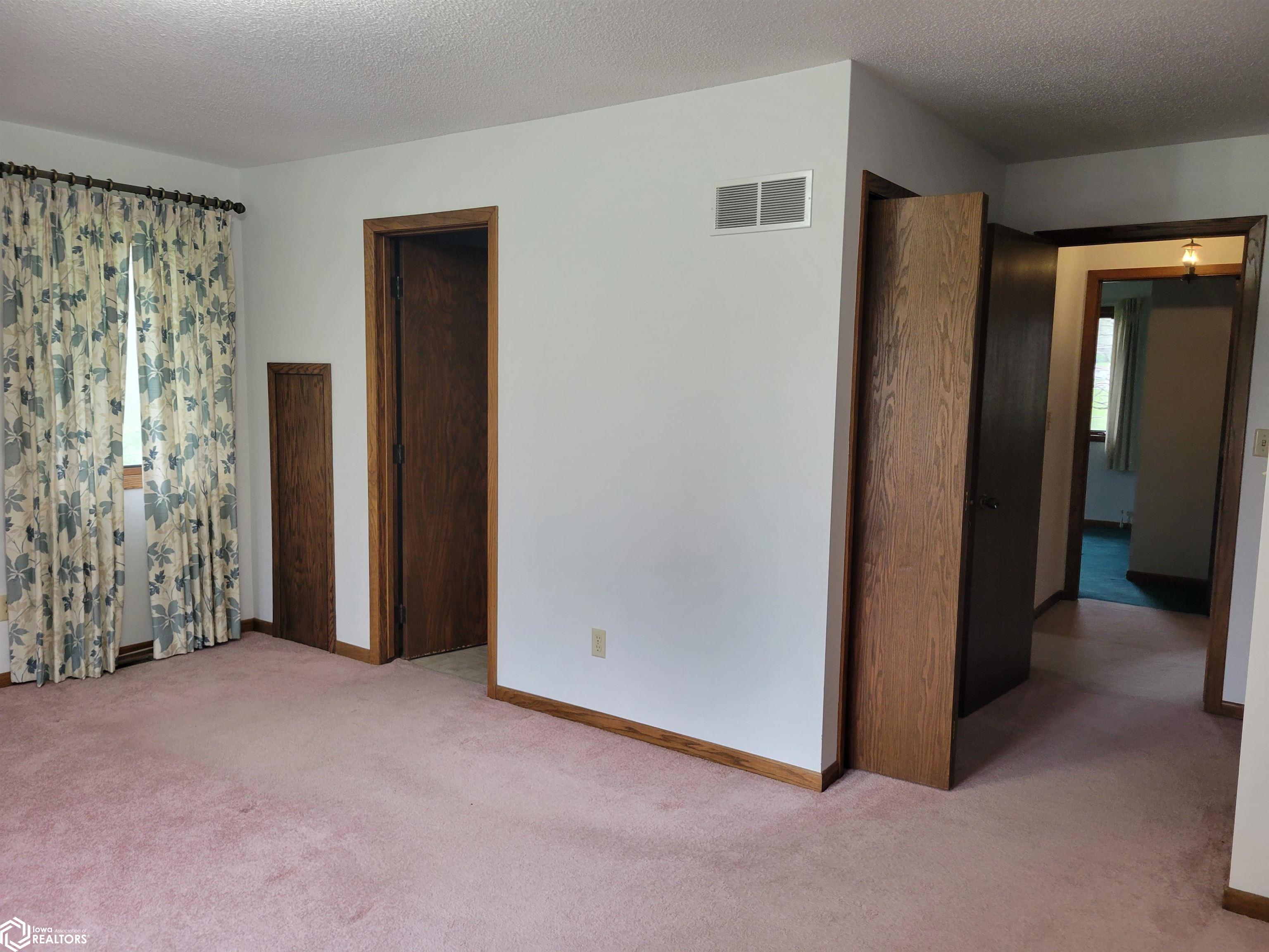 1003 Oak Knoll Road, Red Oak, Iowa image 14