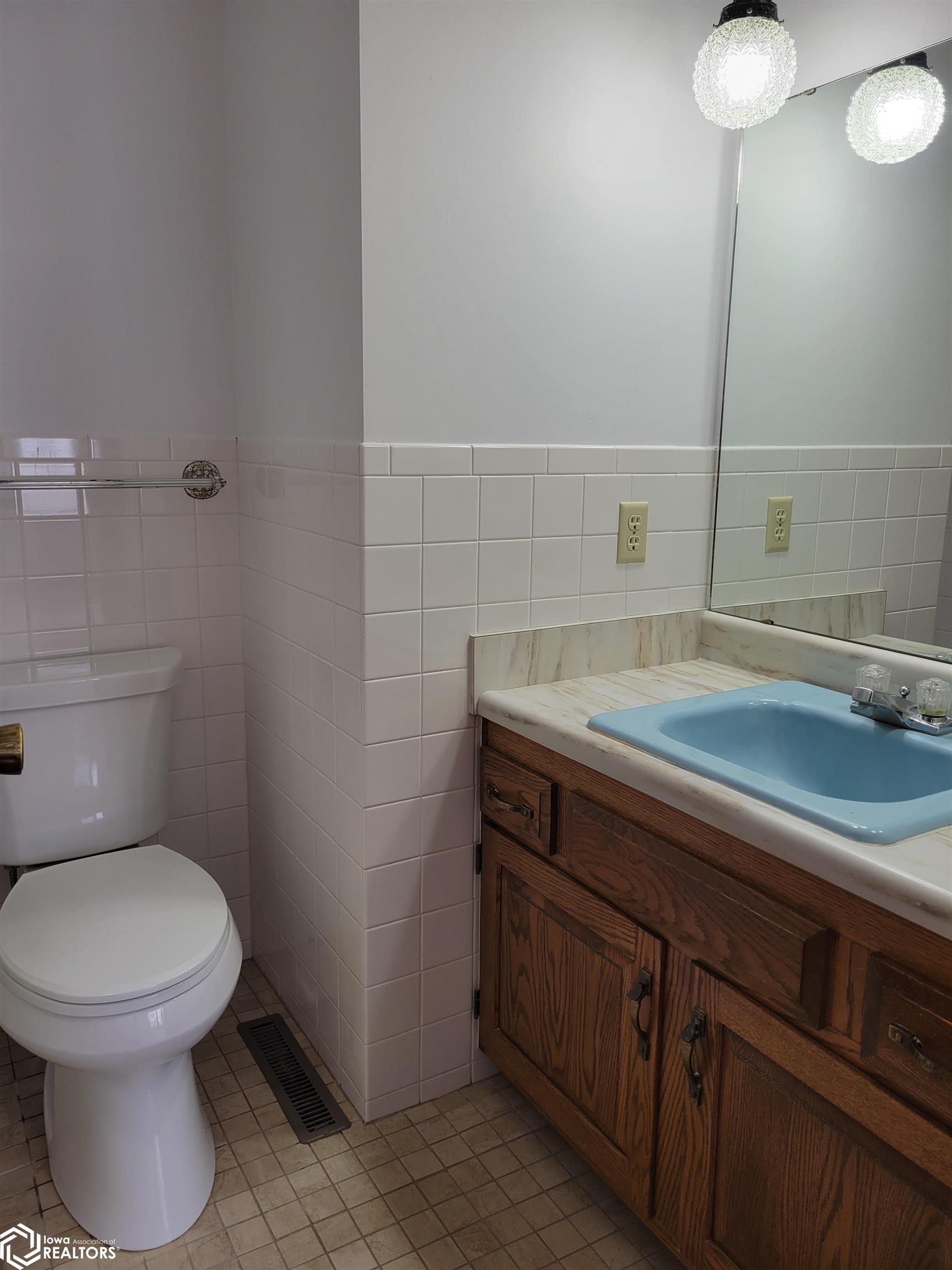 1003 Oak Knoll Road, Red Oak, Iowa image 16