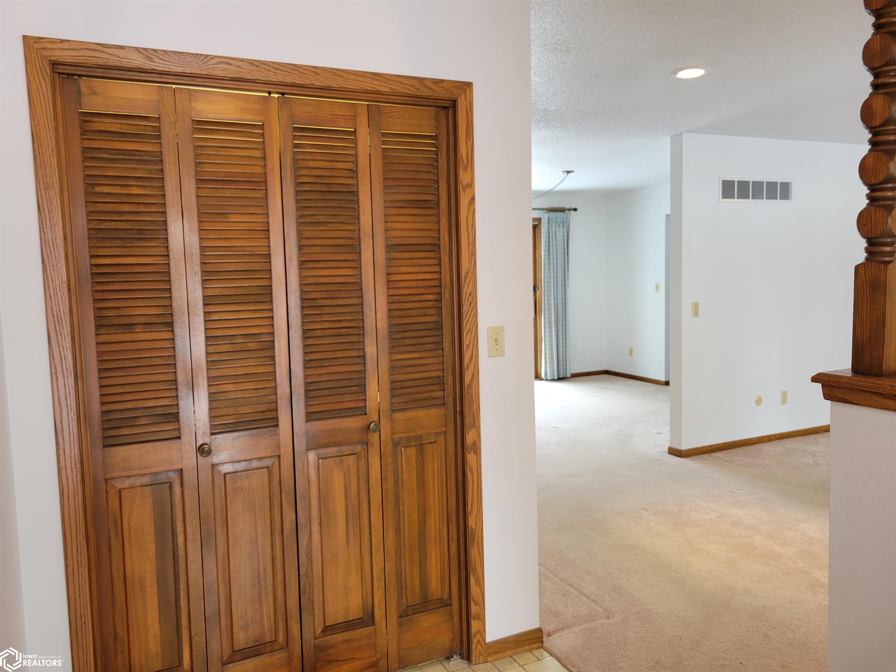 1003 Oak Knoll Road, Red Oak, Iowa image 3