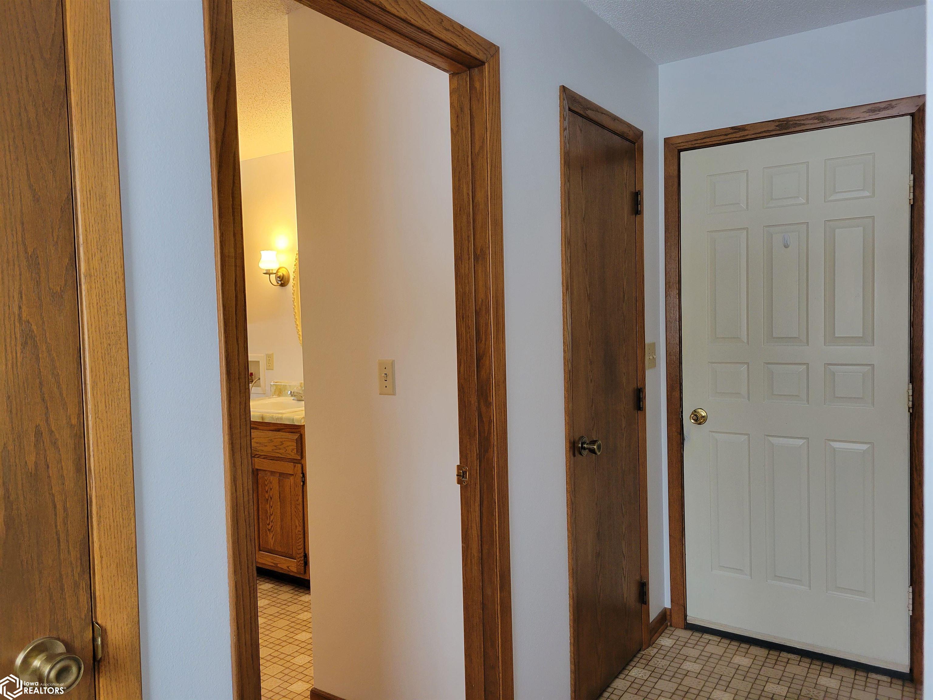 1003 Oak Knoll Road, Red Oak, Iowa image 23