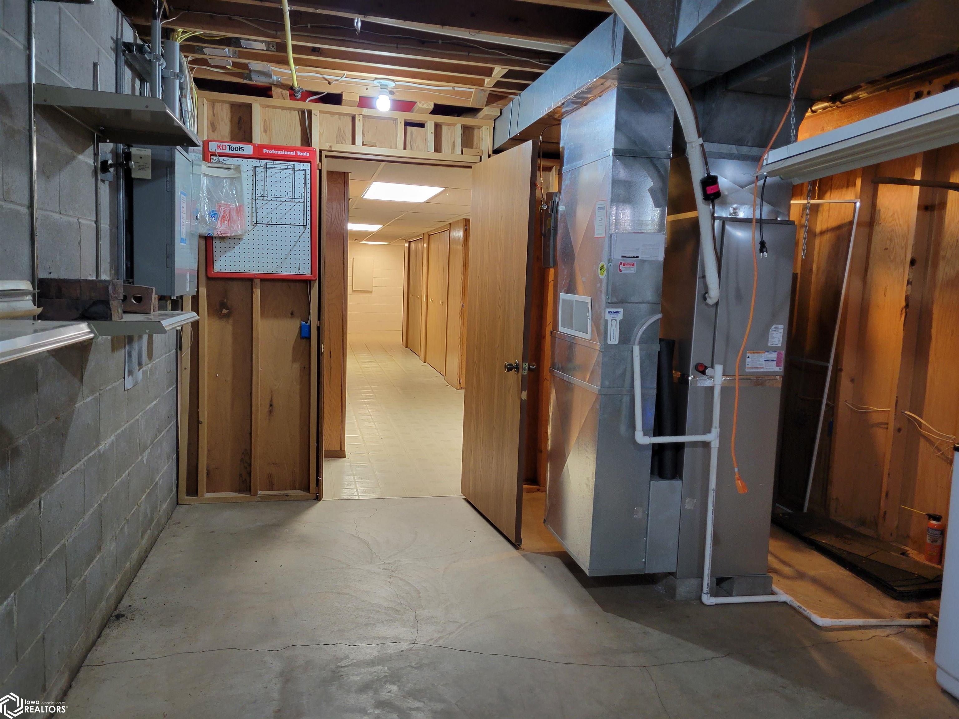 1003 Oak Knoll Road, Red Oak, Iowa image 38