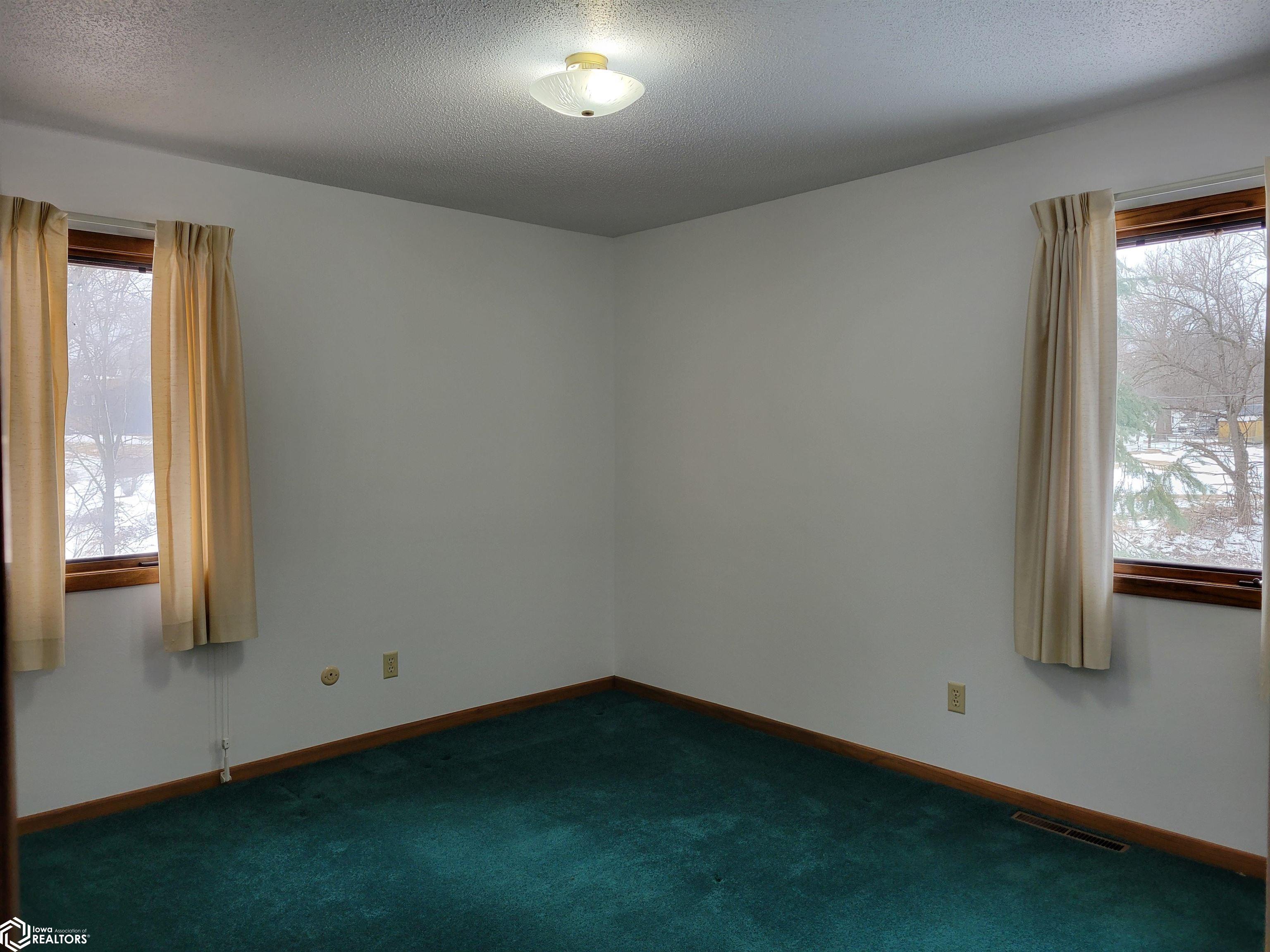 1003 Oak Knoll Road, Red Oak, Iowa image 6