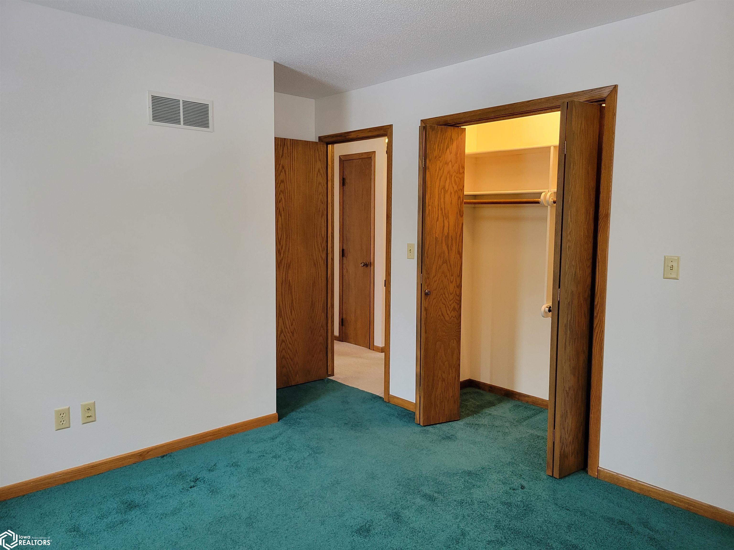 1003 Oak Knoll Road, Red Oak, Iowa image 7