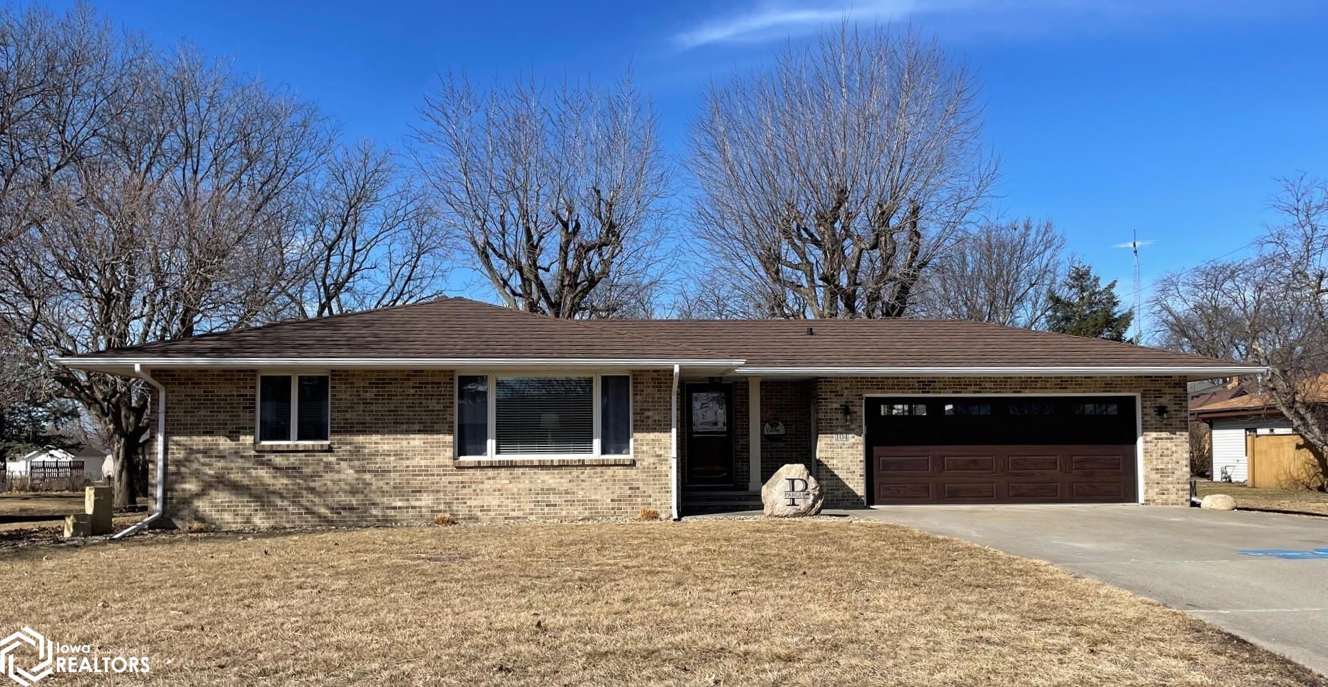 104 S 10th Street, Montezuma, Iowa image 1