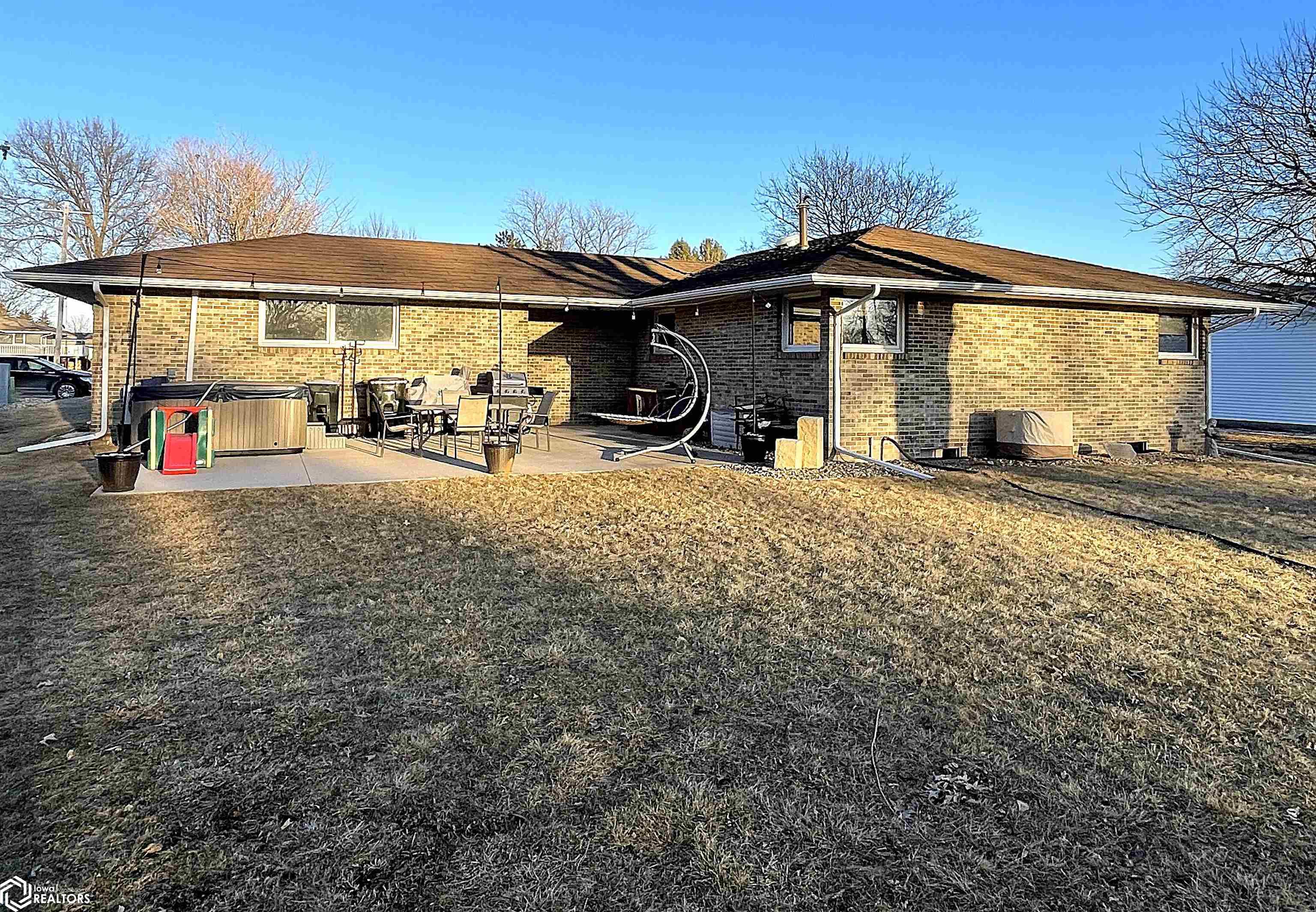 104 S 10th Street, Montezuma, Iowa image 2