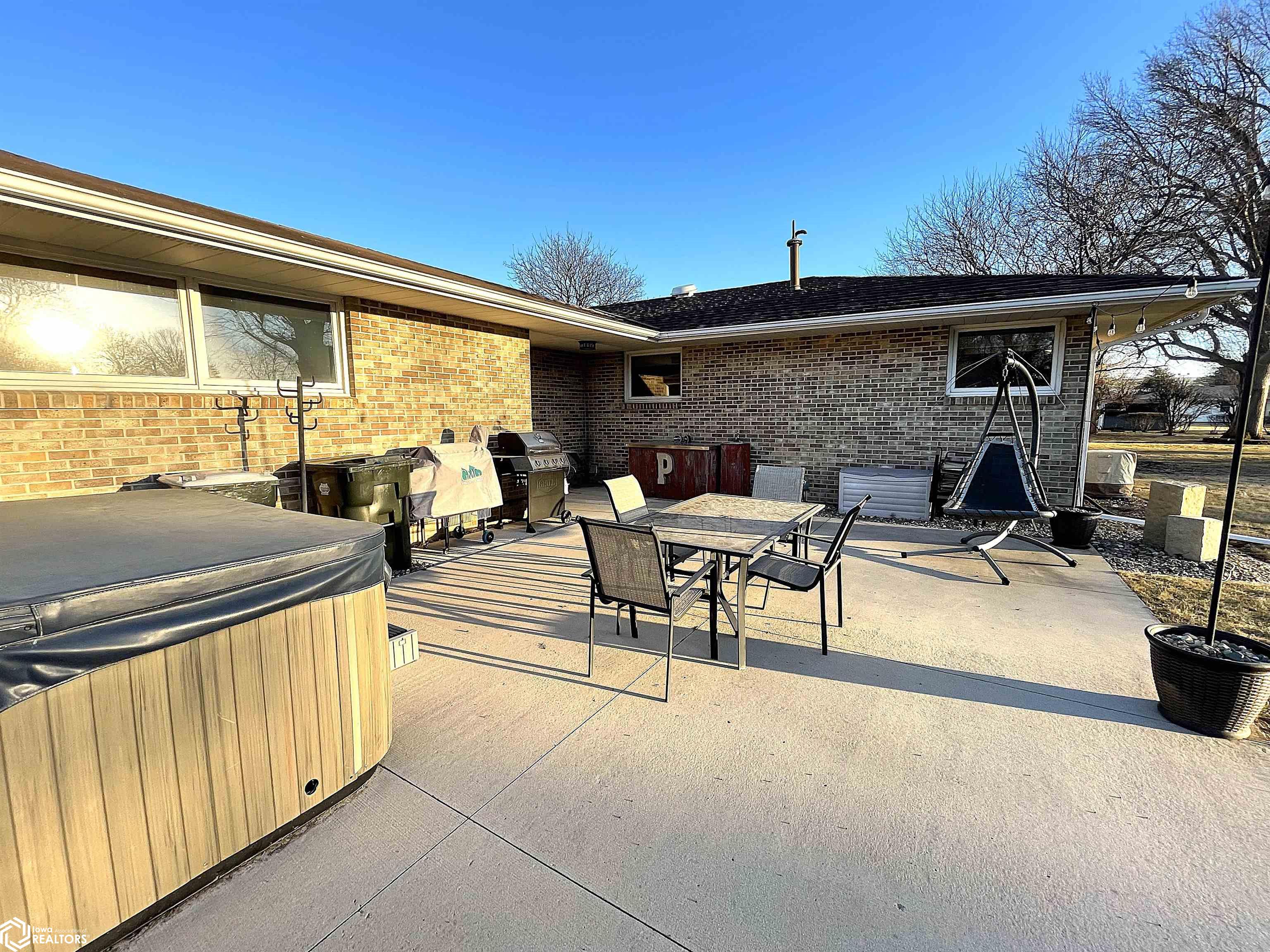 104 S 10th Street, Montezuma, Iowa image 3