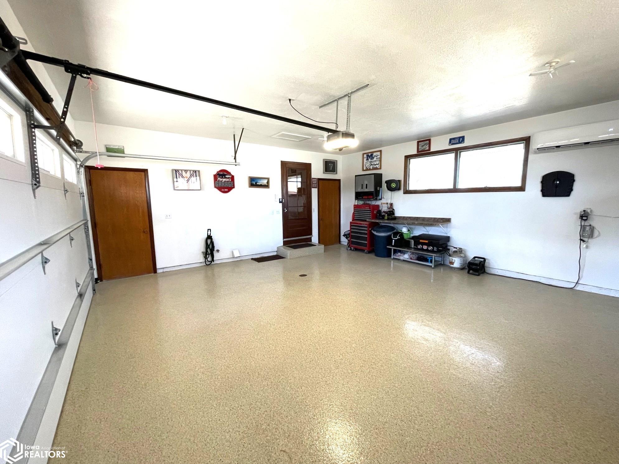 104 S 10th Street, Montezuma, Iowa image 4