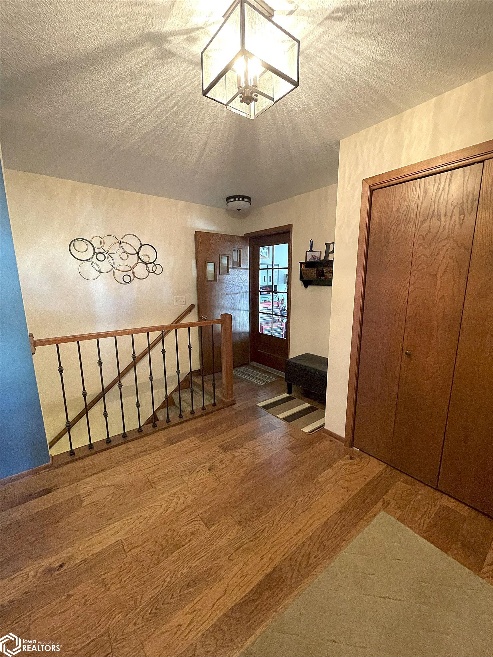 104 S 10th Street, Montezuma, Iowa image 6