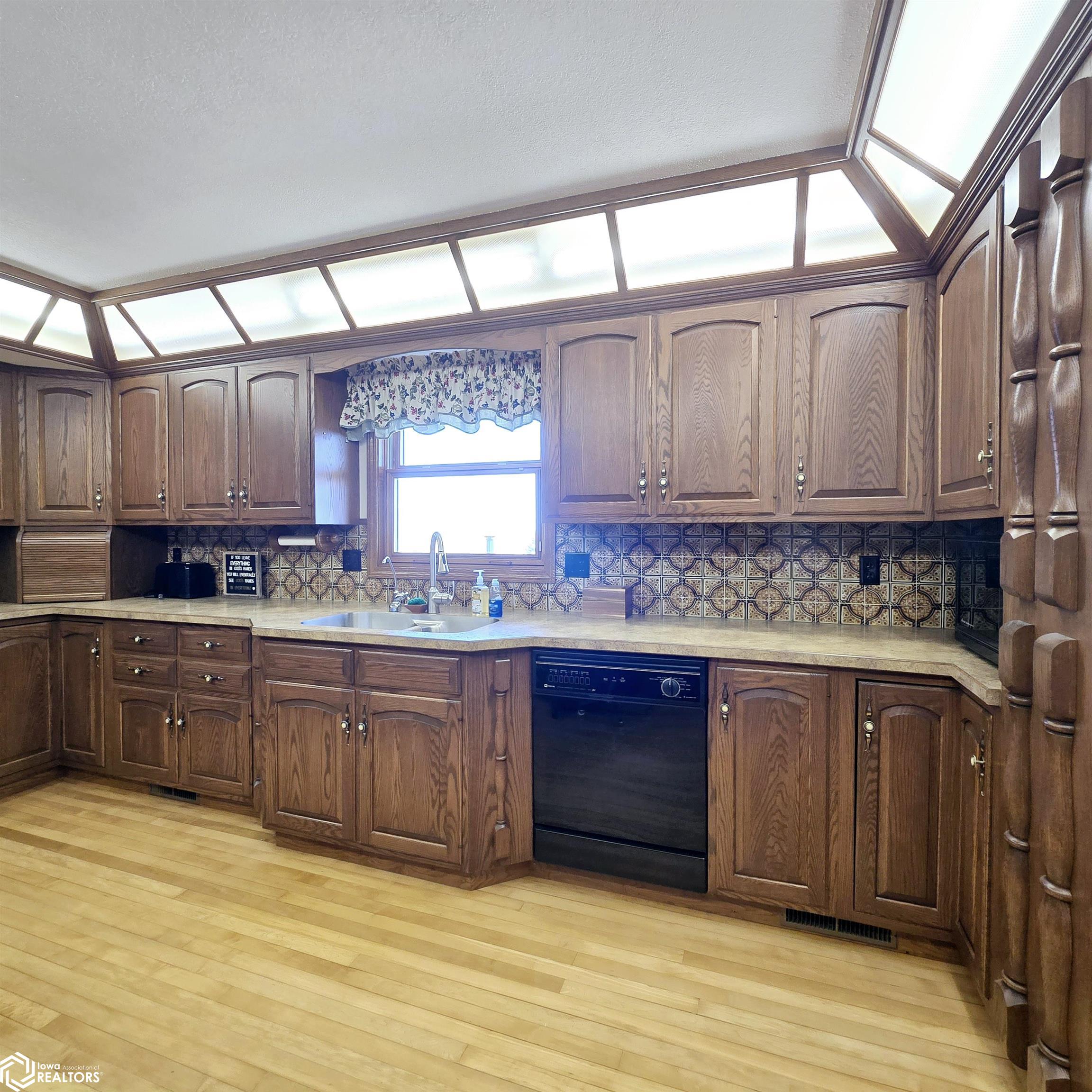 2850 175th Street, New Sharon, Iowa image 3