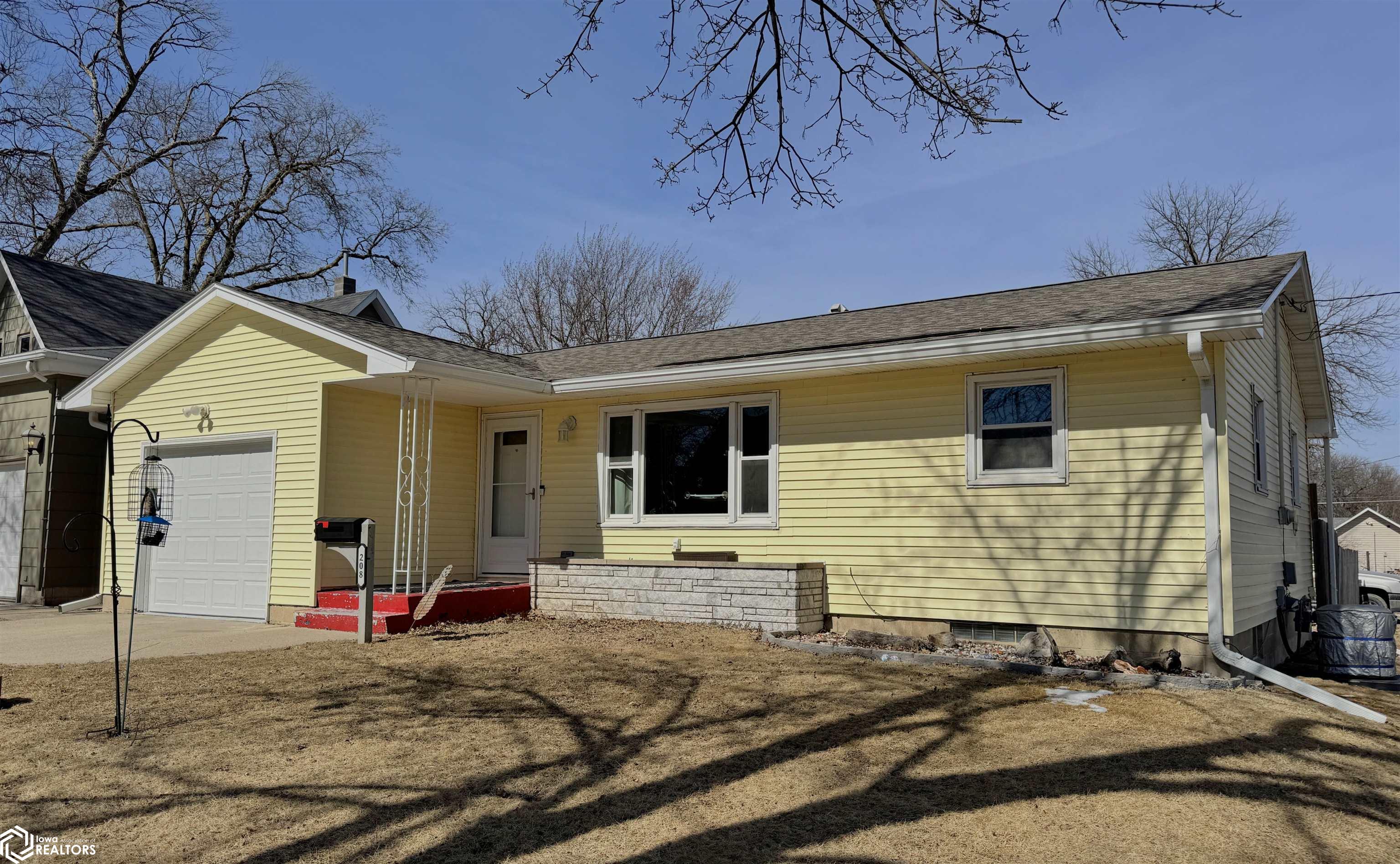 208 5th Avenue, Hampton, Iowa image 1
