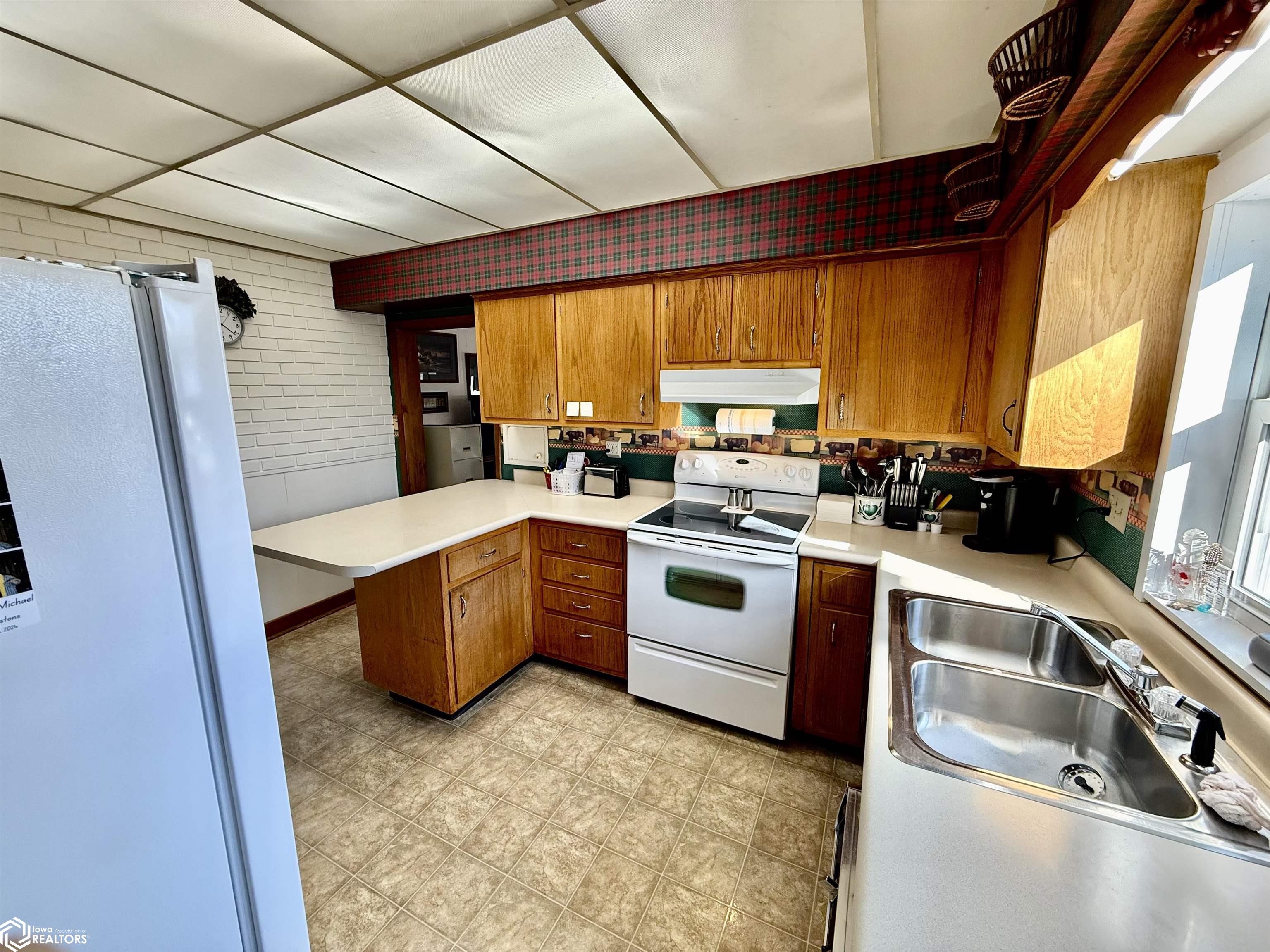 311 W Franklin Street, Centerville, Iowa image 11