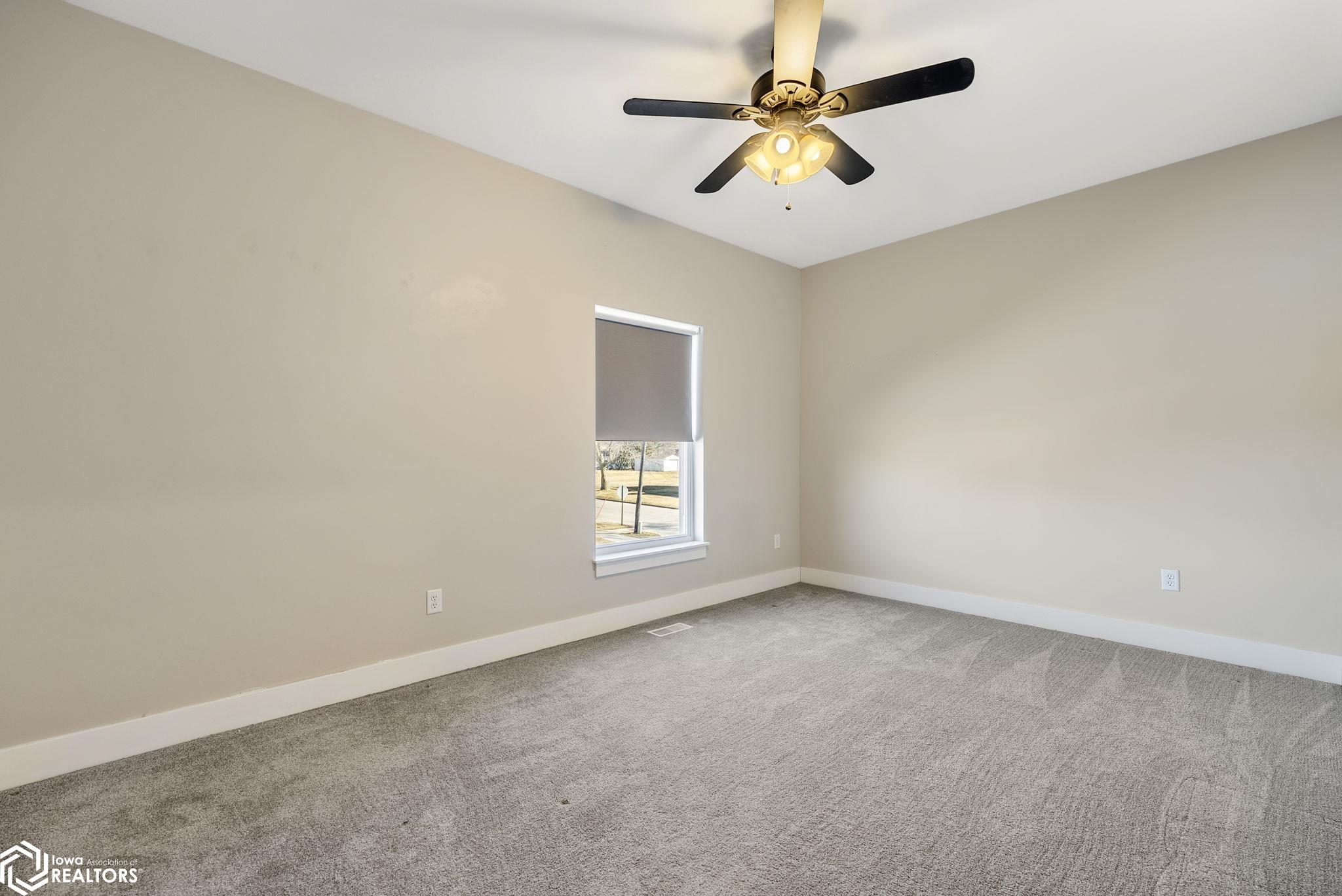 505 W 5th Street, Washington, Iowa image 20
