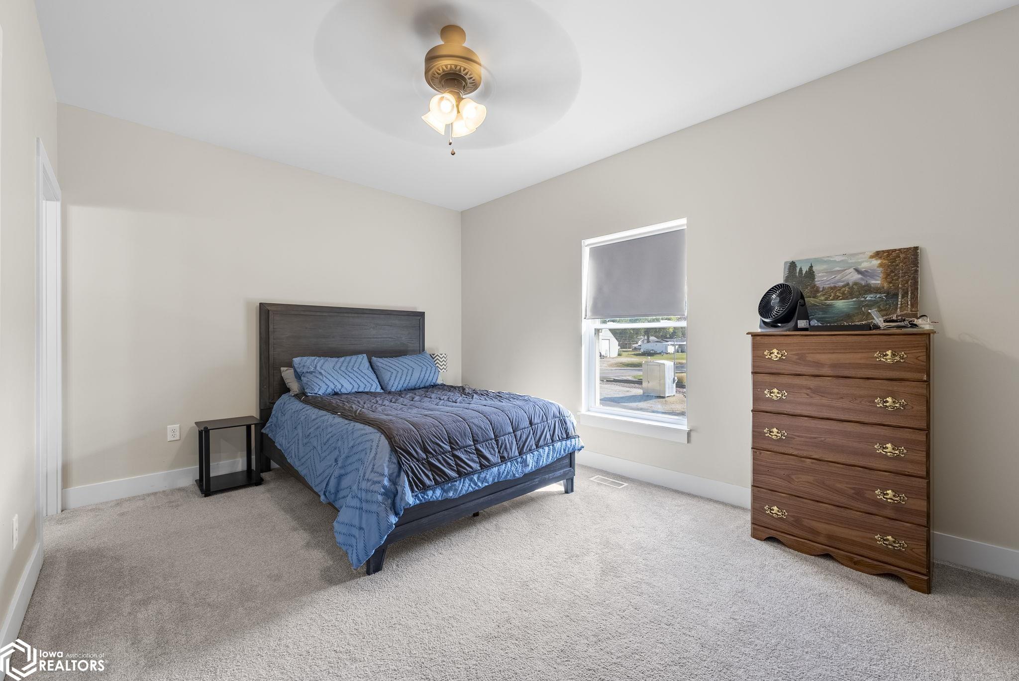 505 W 5th Street, Washington, Iowa image 35