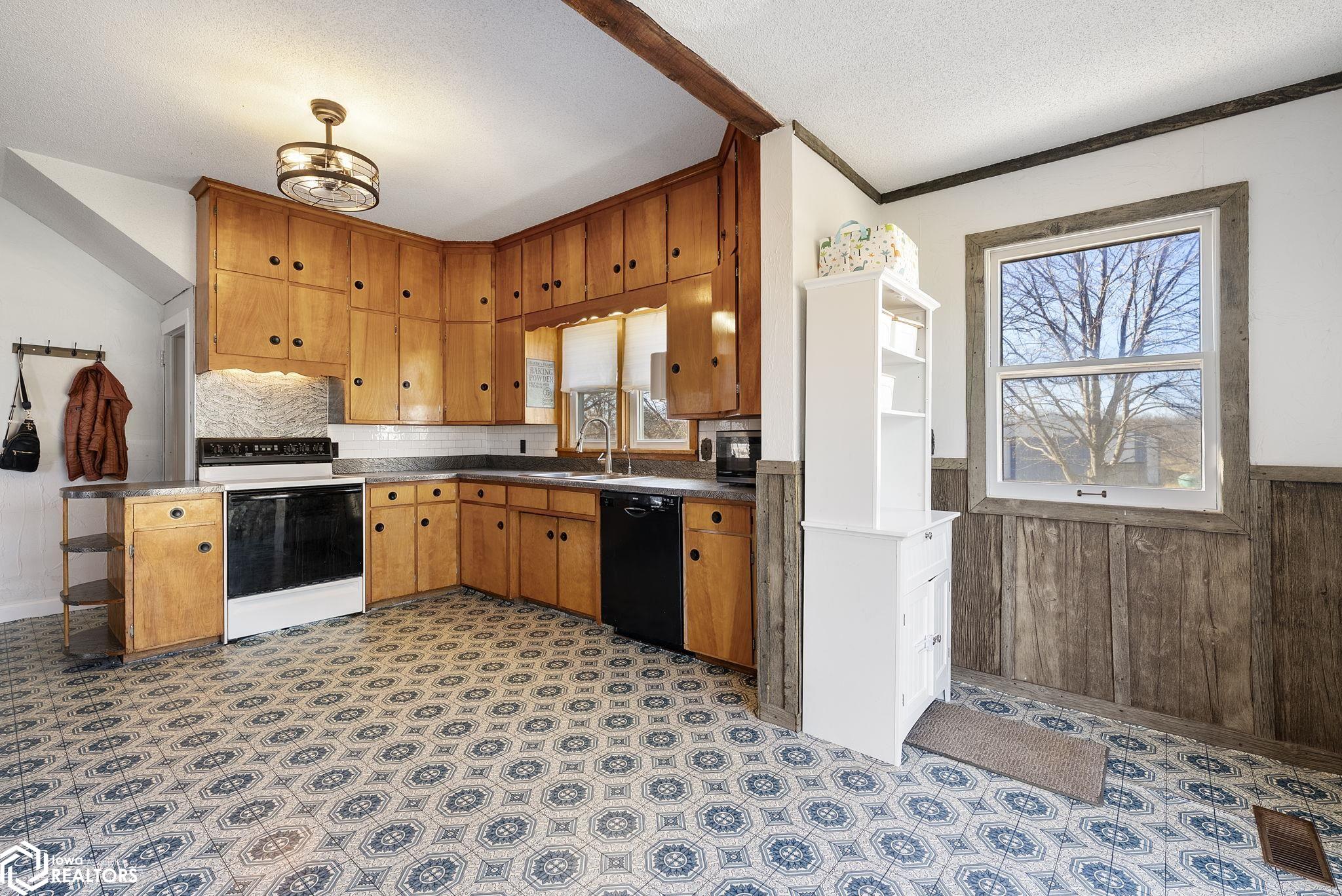 2545 Hwy 1, Washington, Iowa image 19