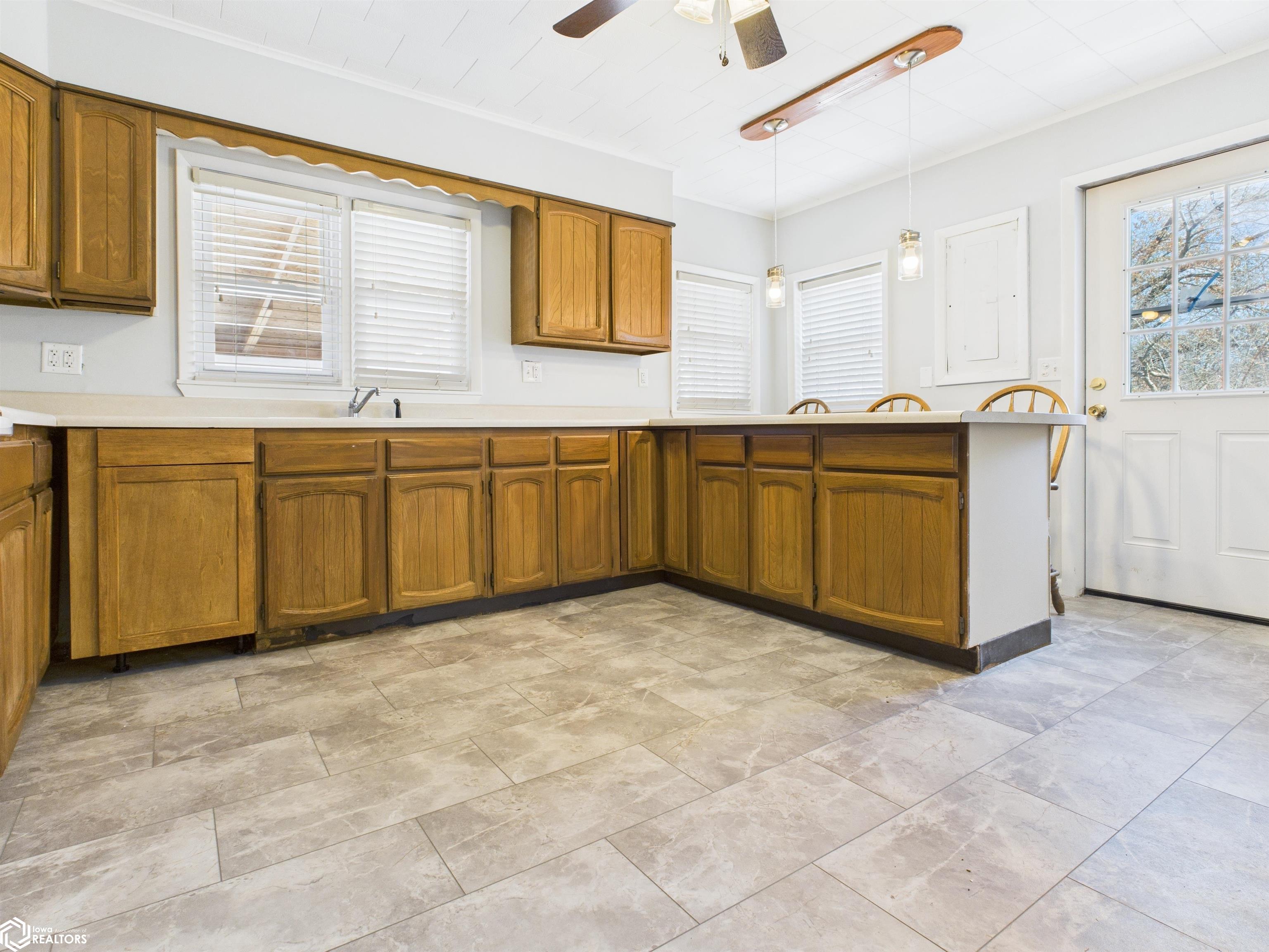 Breakfast bar
