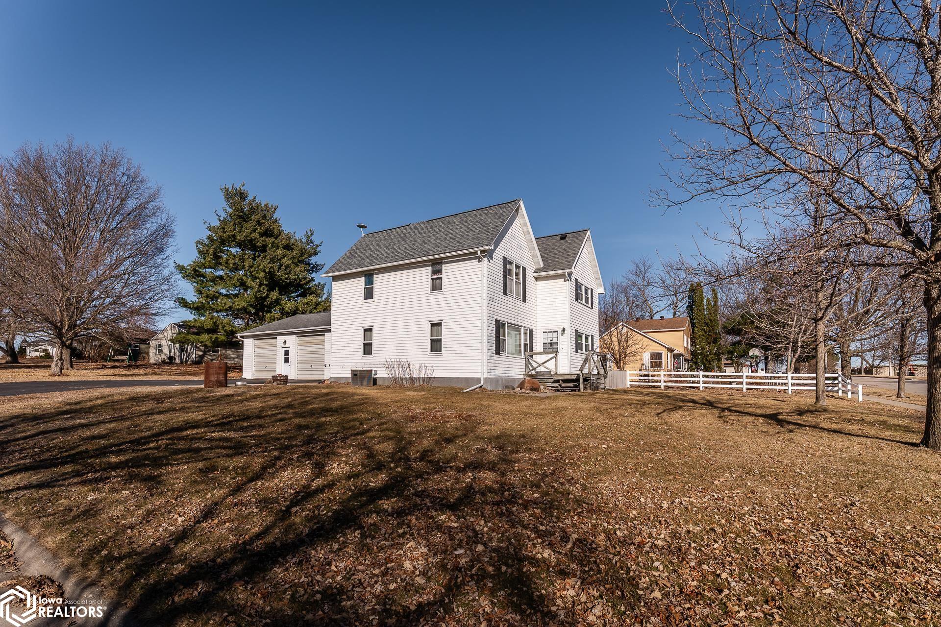 502 E Maple Avenue, Conrad, Iowa image 1